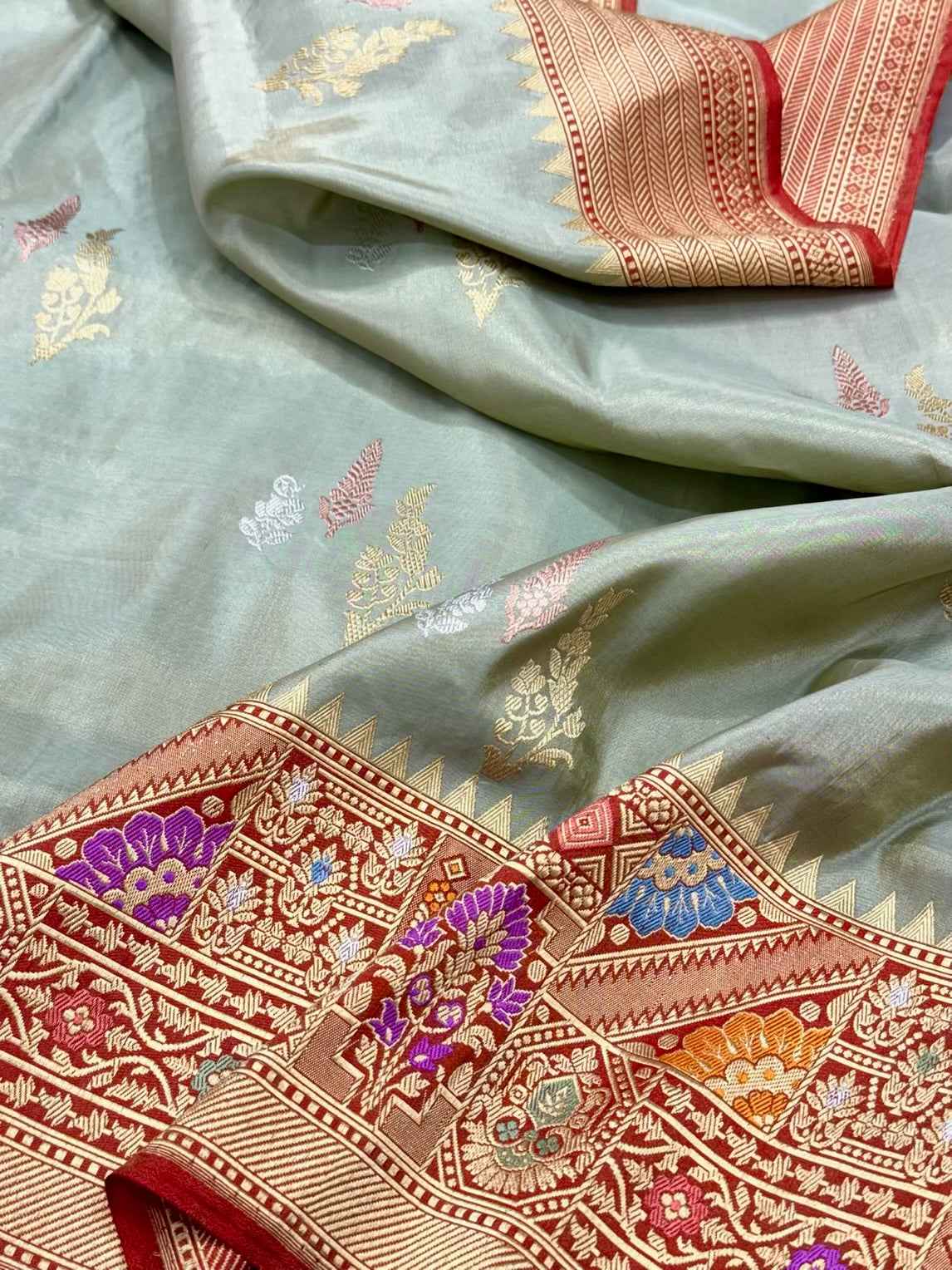 Green Handwoven Banarasi Saree | Pure Tissue Silk Saree - Kadhwa | Pure Katan Silk Saree