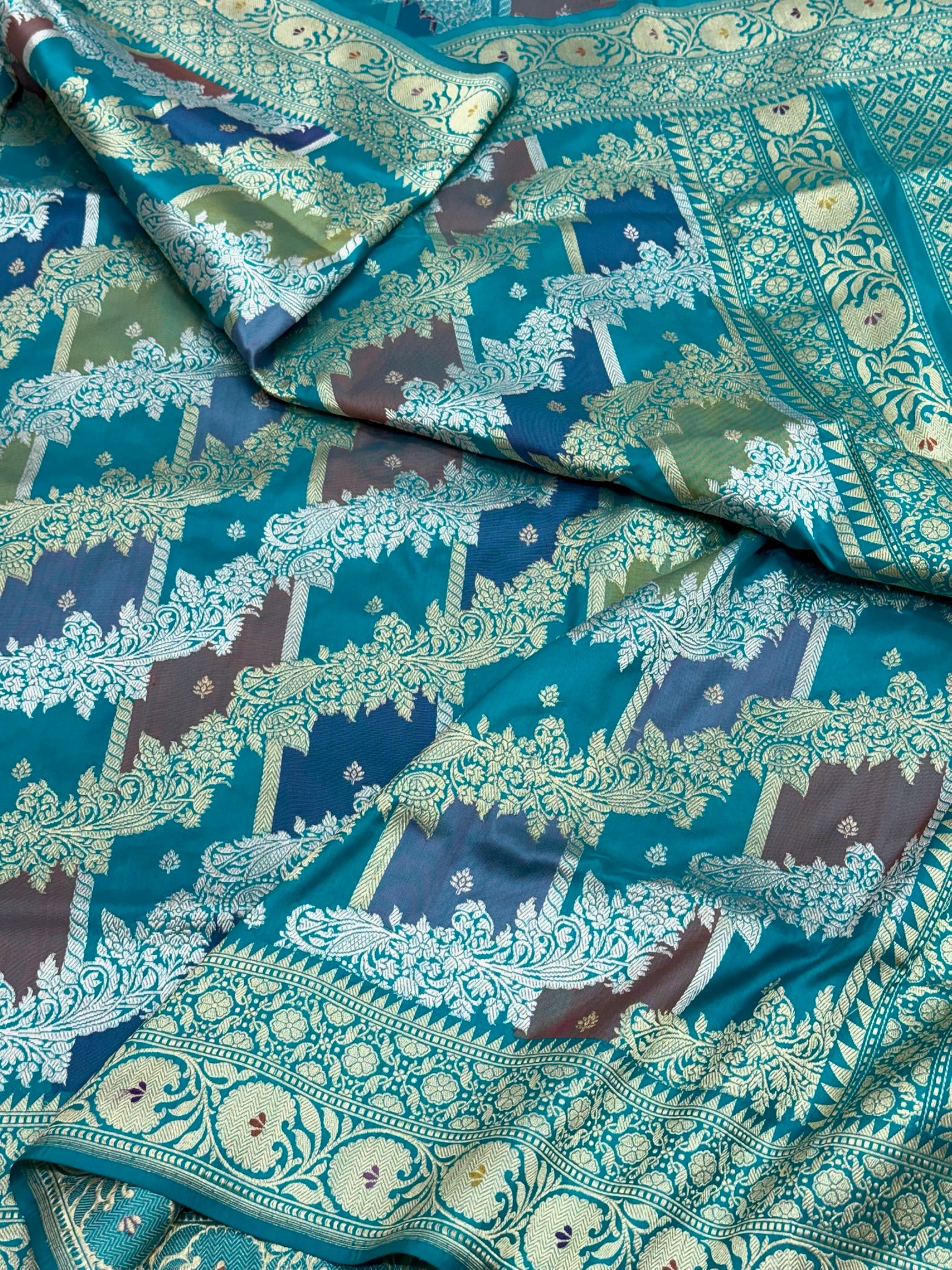 Sky Blue Pure Katan Silk Handwoven Banarasi Saree |Rangkaat|