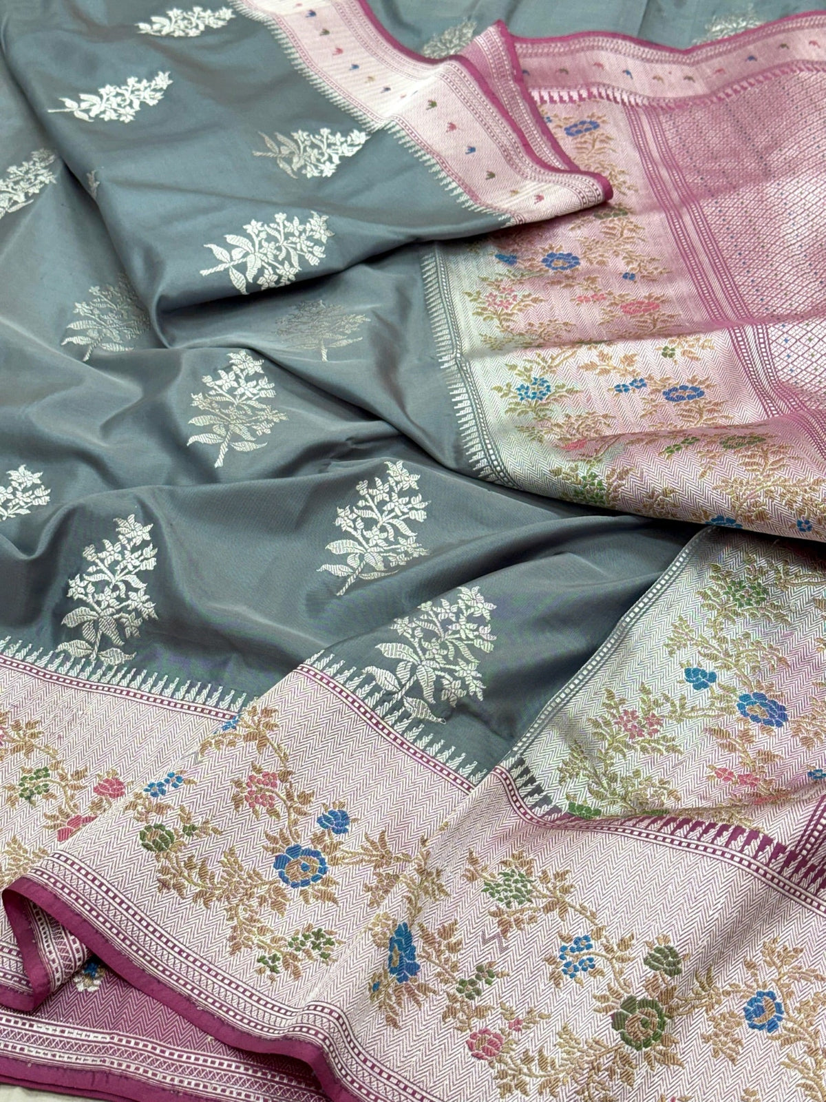 Grey/Green Pure Double Katan Silk Handwoven Banarasi Saree (Kadhuwa Weave)