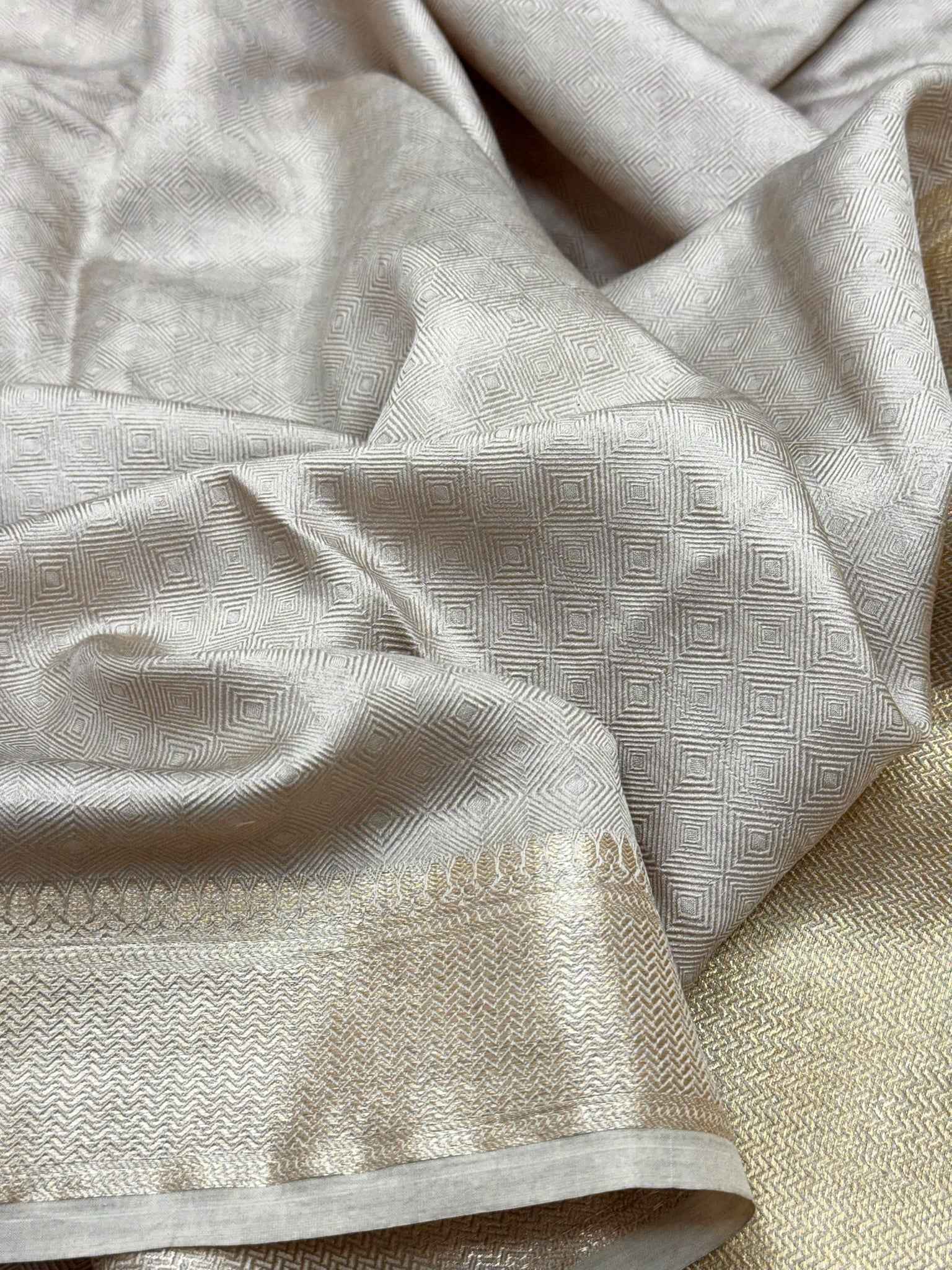 Gold Pure Katan Silk Handwoven Banarasi Saree