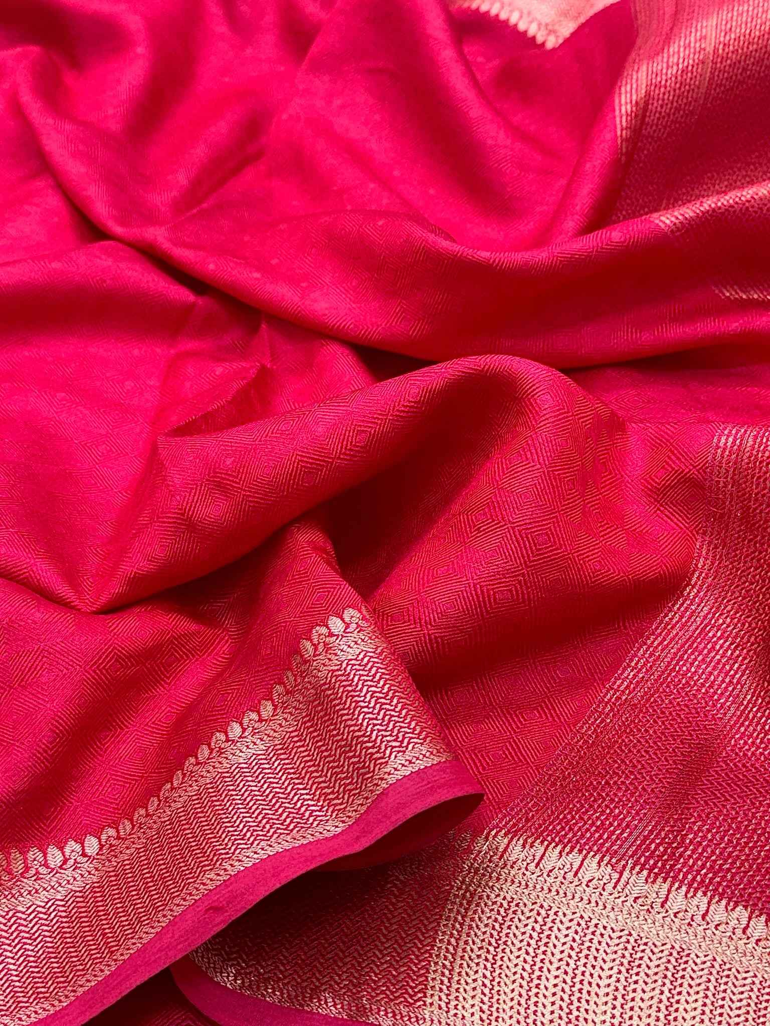 Ivory Mist Pure Mulberry Chiniya Silk Handwoven Saree