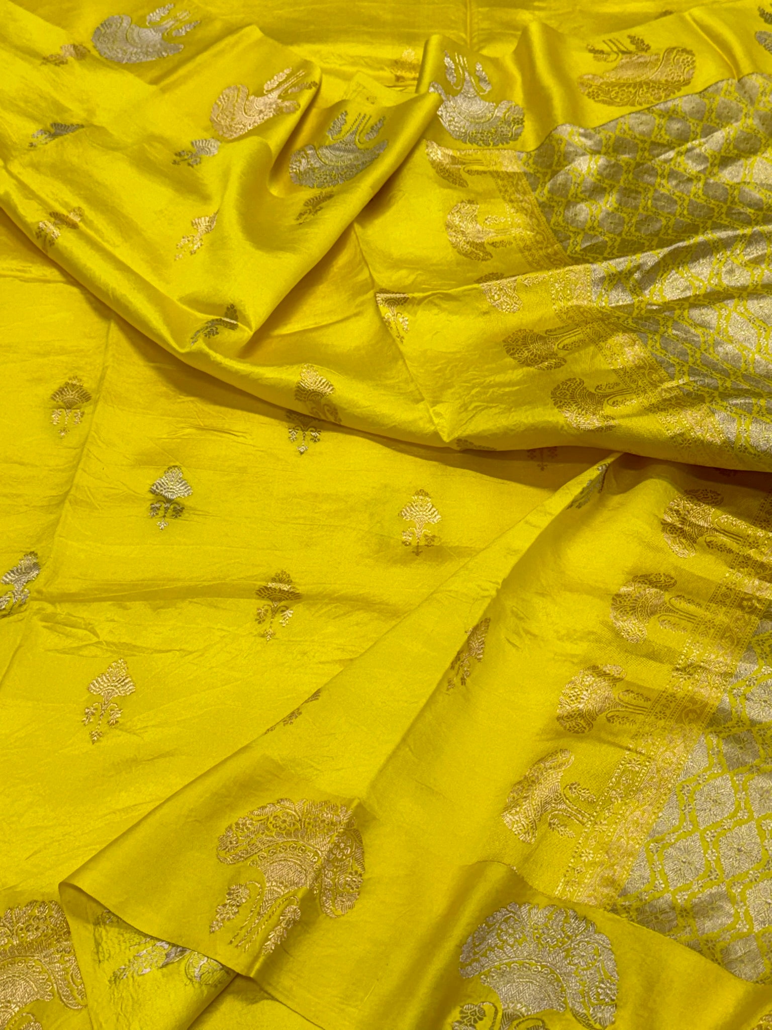Flurescent Yellow Pure Raw Mango Silk Handwoven Banarasi Saree