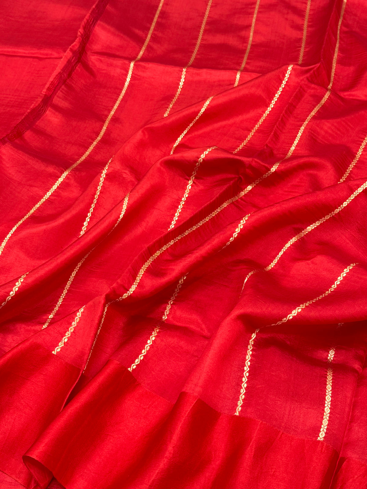 Red Banarasi Pure Raw Mango Silk | Kadhwa Technique | Handwoven Saree
