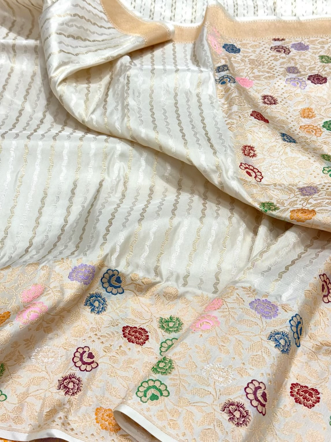 Off White Pure Mulberry Silk Saree - Modern Style | Kadhwa Technique | Pure Katan Silk Banarasi Handwoven Saree