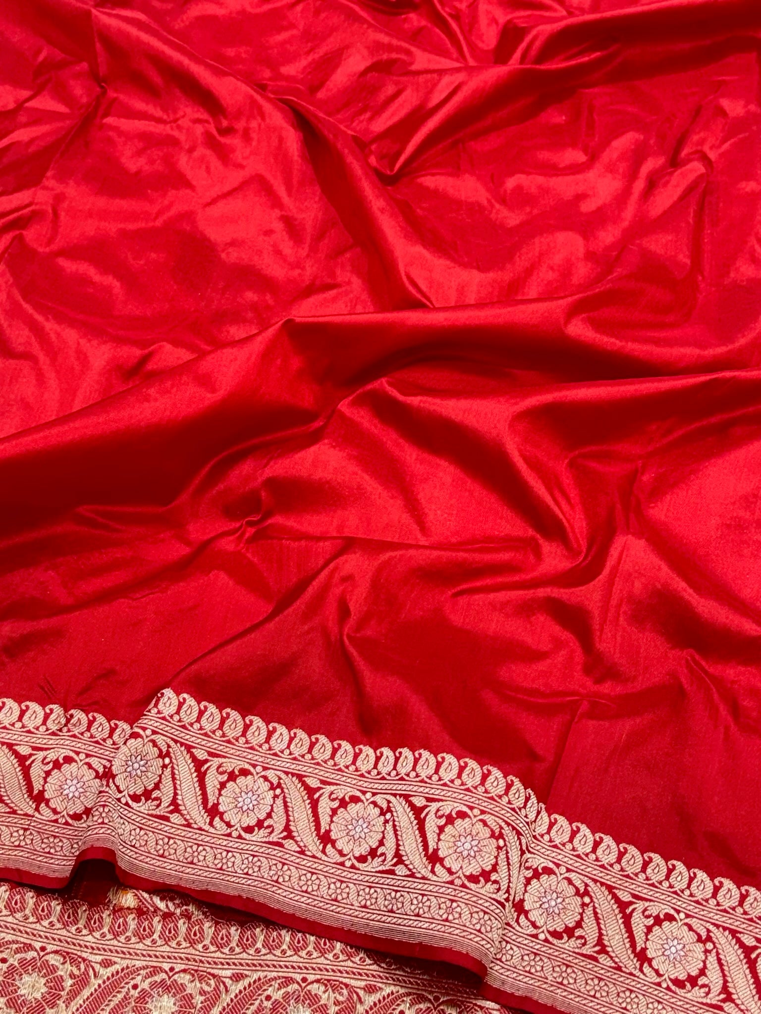 Red Pure Katan Mulberry Silk | Kadhwa Technique | Premium Banarasi Handwoven Contemporary Rangkaat Saree
