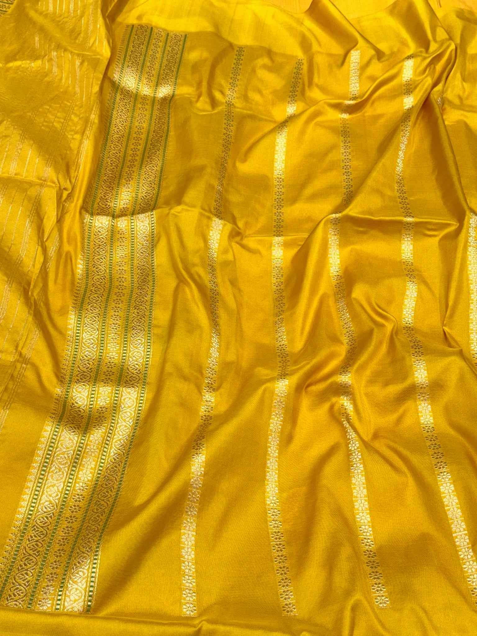 Rani Pink/Gold Pure Mulberry Silk & Pure Kora Silk Handwoven Banarasi Saree | Kadhwa Weave |