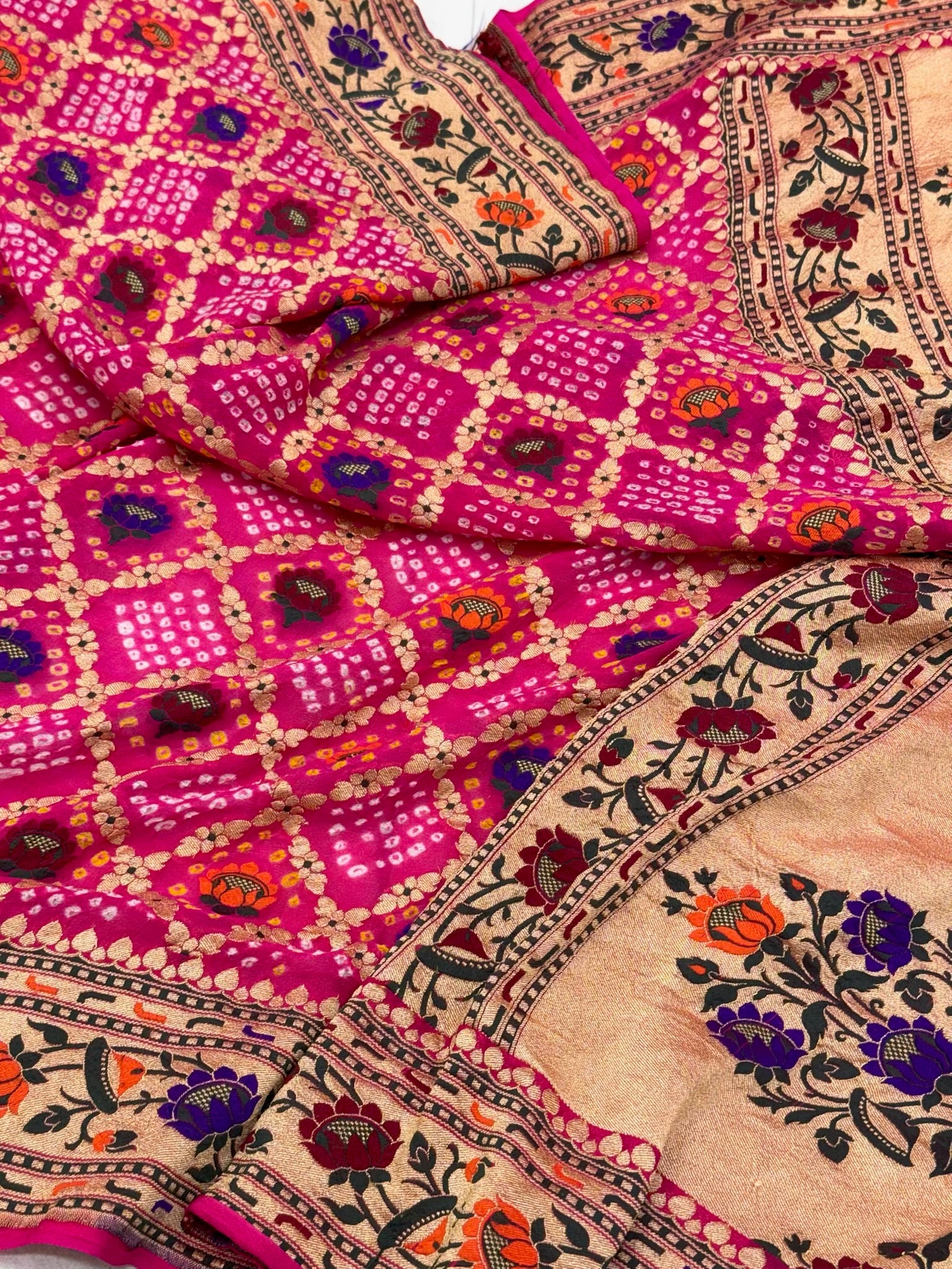 Pink Pure Chiffon Georgette Handloom Saree with Bandhani Work