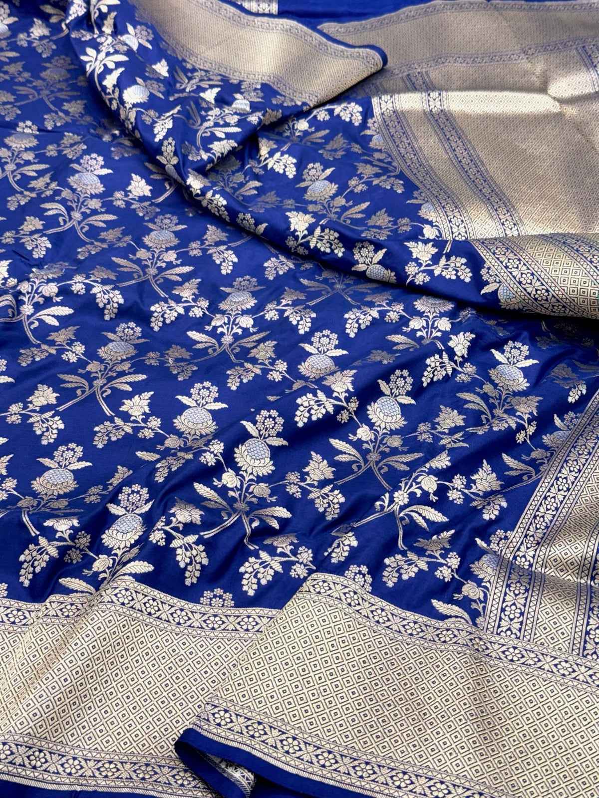 Pinkish Red Pure Katan Silk Handwoven Banarasi Saree | Kadhuwa Weave |