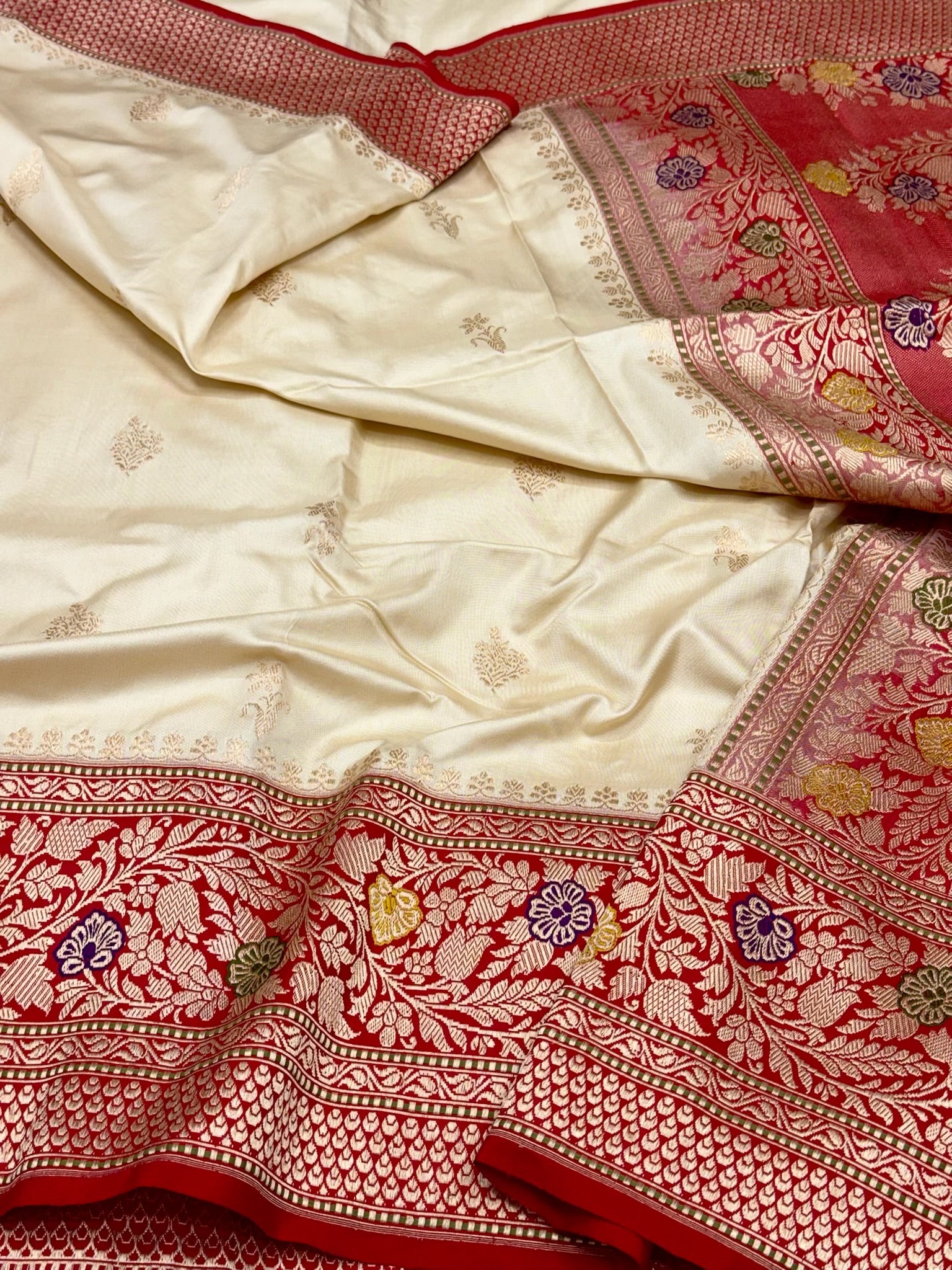 Ivory/Red Handwoven Kadhwa + Kadhiyal Banarasi Saree - Pure Mulberry Katan Silk Premium Banarasi Saree