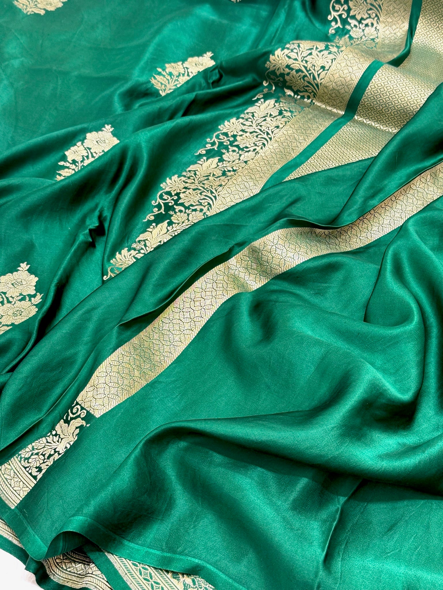 Bottle Green Pure Mashru Satin Silk Handwoven Banarasi Saree