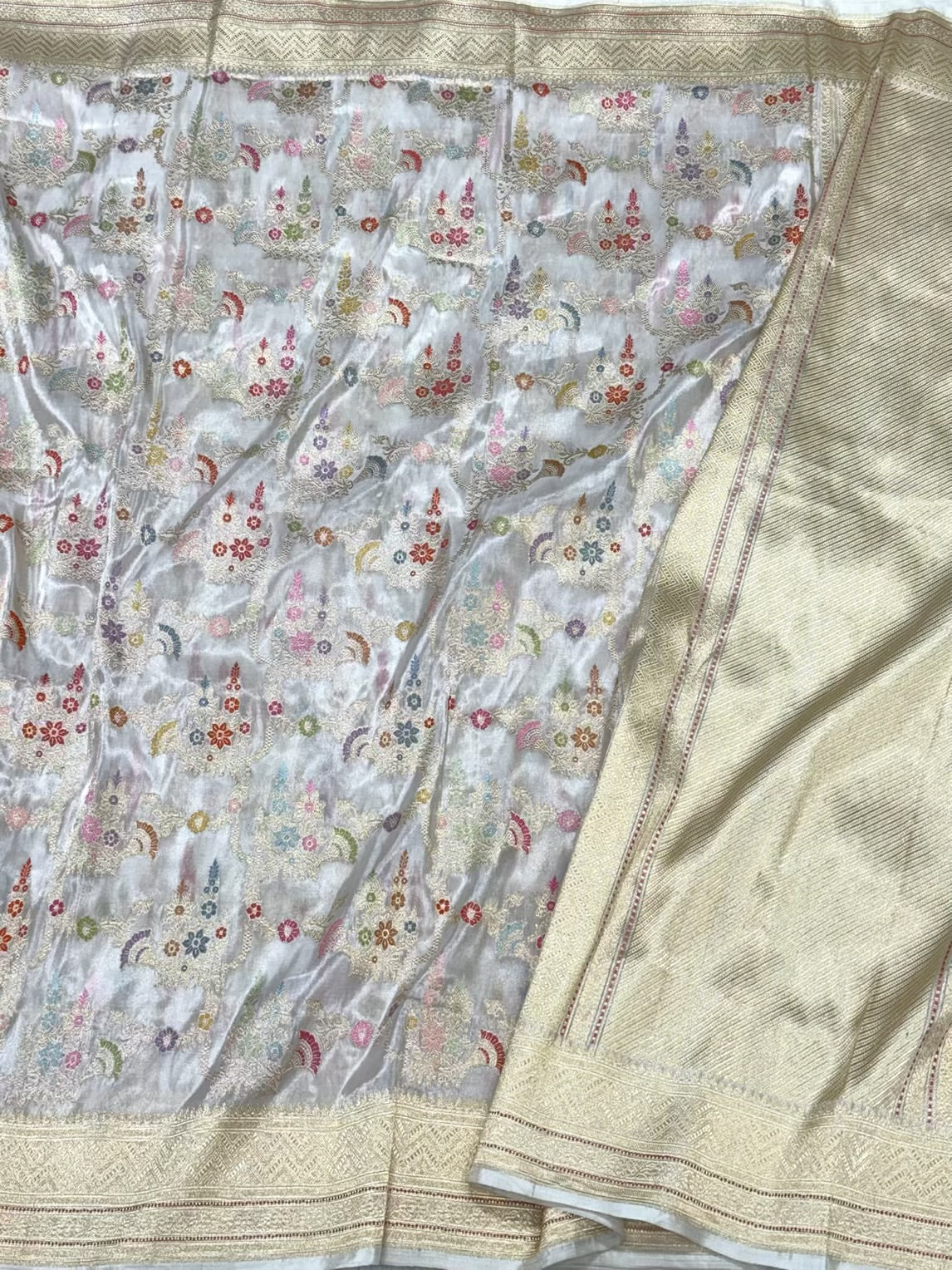 Pearl White Pure Katan Tissue Silk Saree | Kadhwa Technique | Handwoven Vintage Banarasi Saree - 100% Pure Silk Tissue Saree