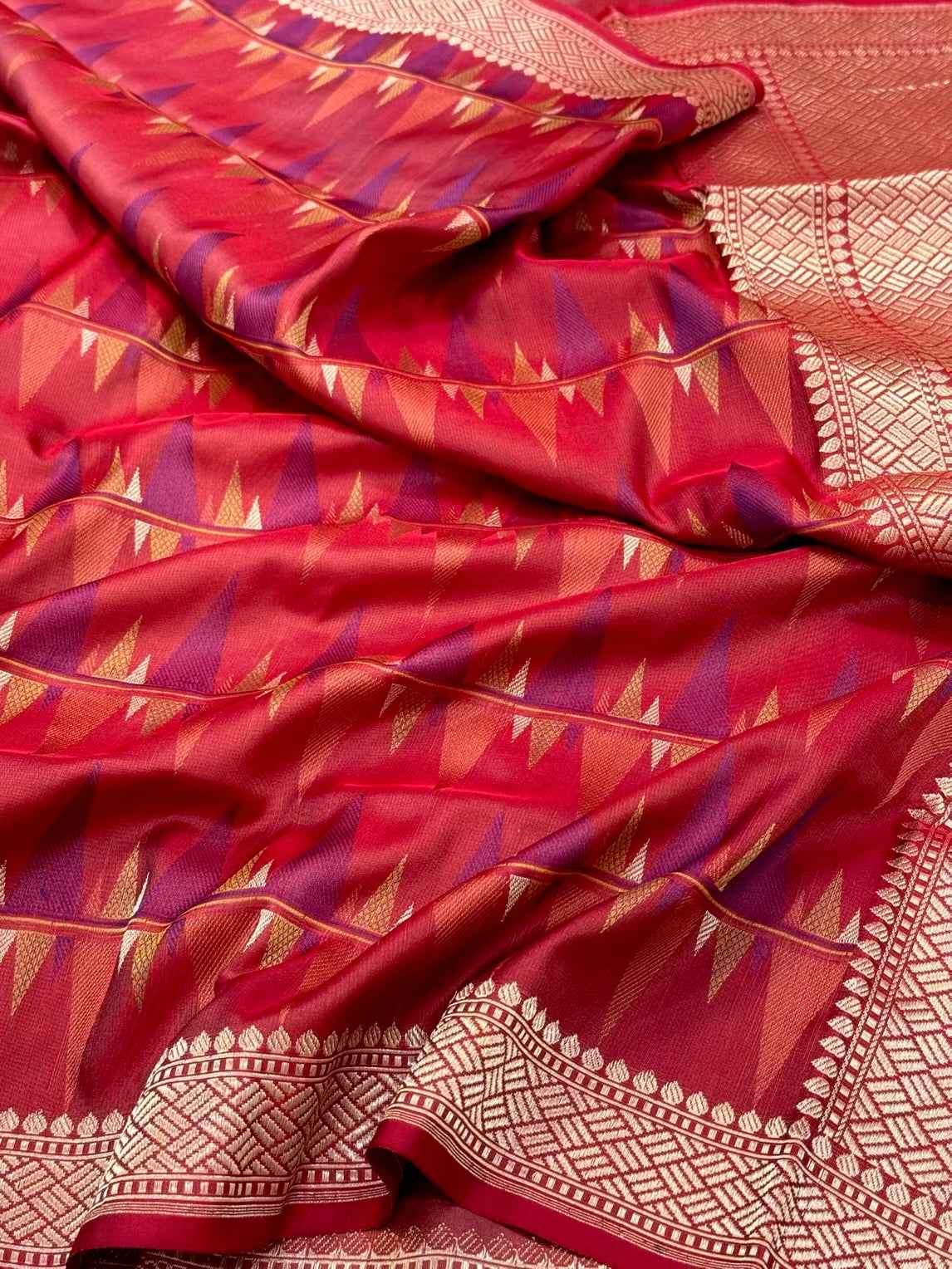 Maroon Pure Satin Silk Handwoven Banarasi Saree - Modern Contemporary Banarasi Silk Saree