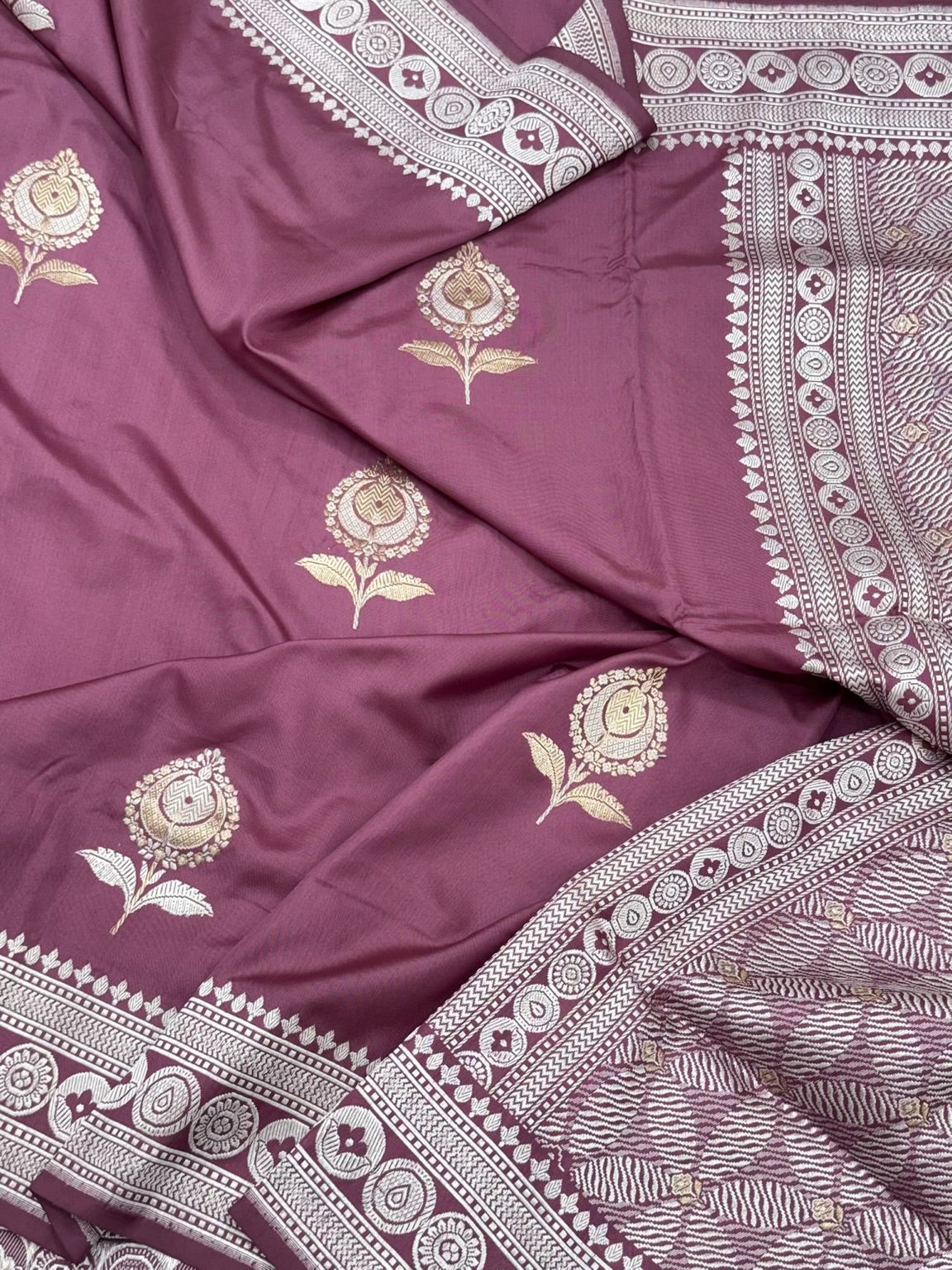 Purple Wine Pure Mulberry Katan Silk Ektara Handwoven Banarasi Saree - Kadhwa Weave