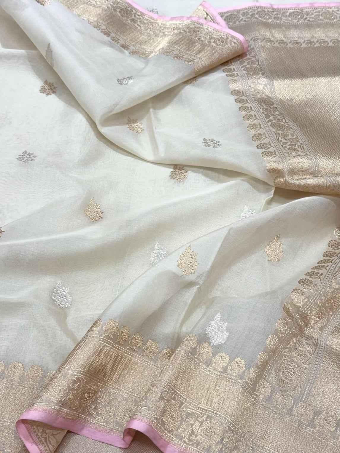 White Pure Mulberry Kora Silk Handwoven Banarasi Silk Saree | Kadhwa Weave |