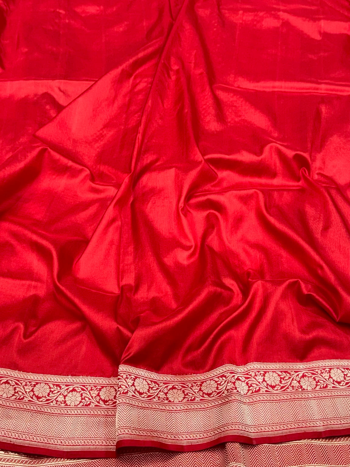 Red Pure Katan Silk Rangkaat weave - Pure Mulberry Silk | Kadhwa Technique | Handwoven Contemporary Rangkaat Banarasi Saree