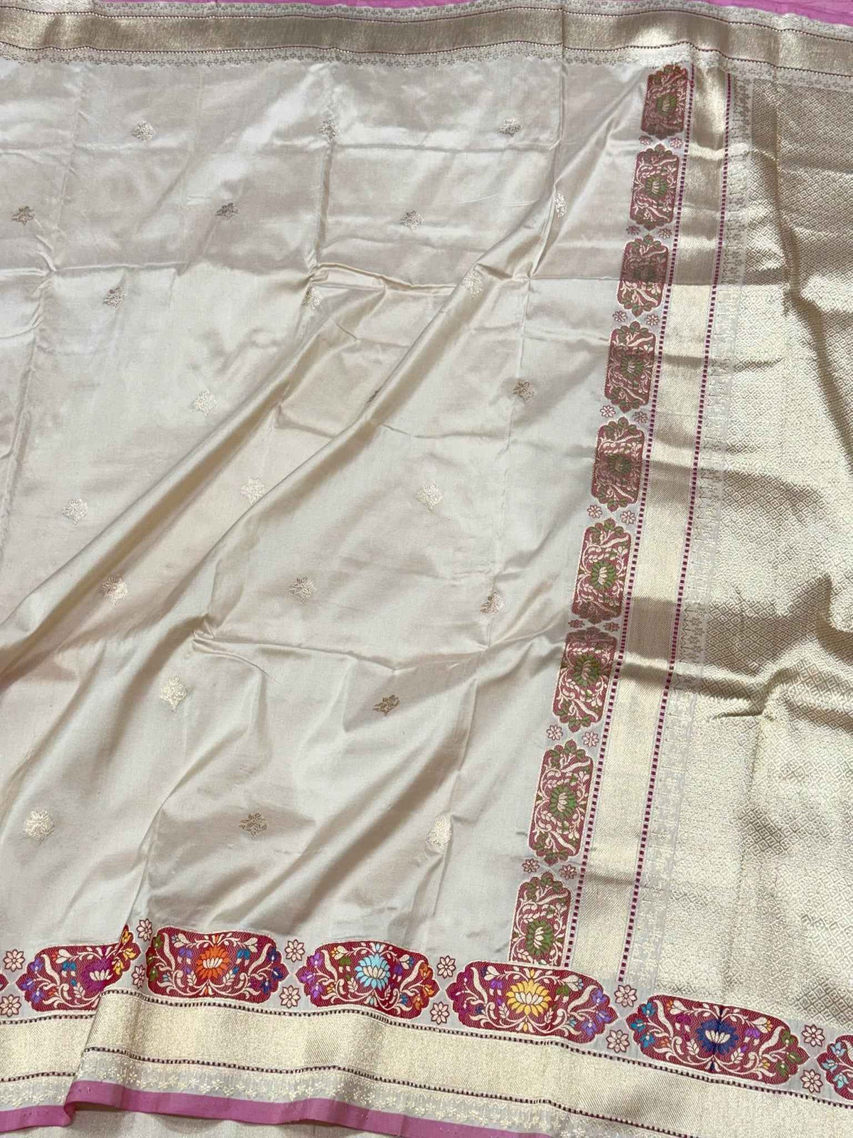 Ivory Pure Mulberry Katan Silk | Kadhwa Weave | Handwoven Banarasi Saree - The Regal Edit