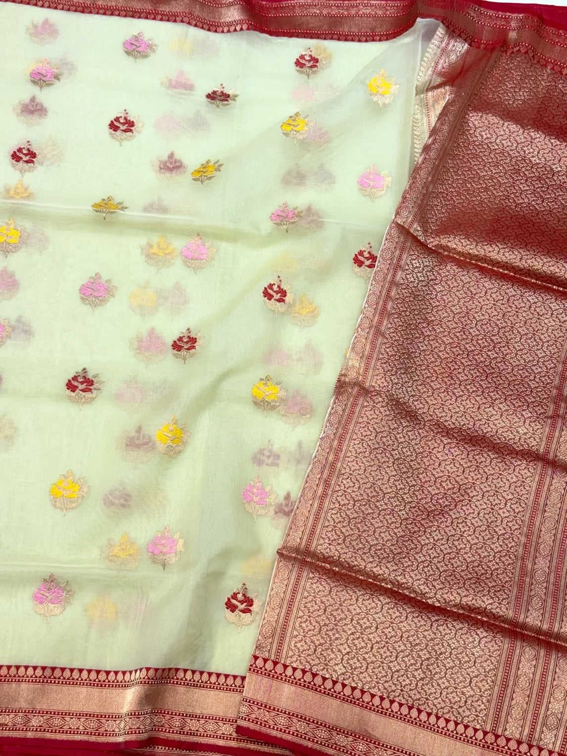 Pista Green Pure Kora Silk Saree - Kadhwa Technique Pure Mulberry Silk Handwoven Banarasi Saree