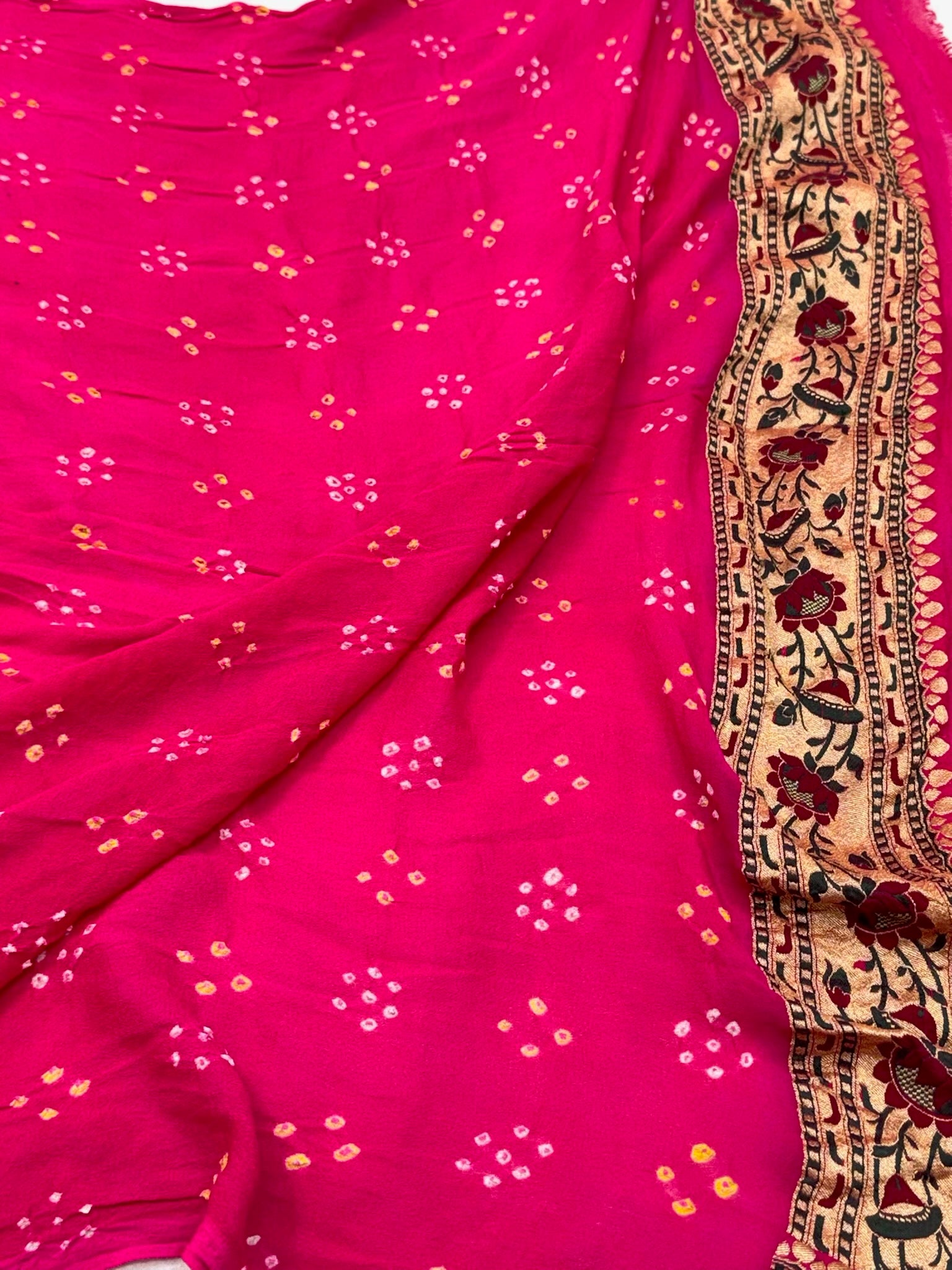 Pink Pure Chiffon Georgette Handloom Saree with Bandhani Work