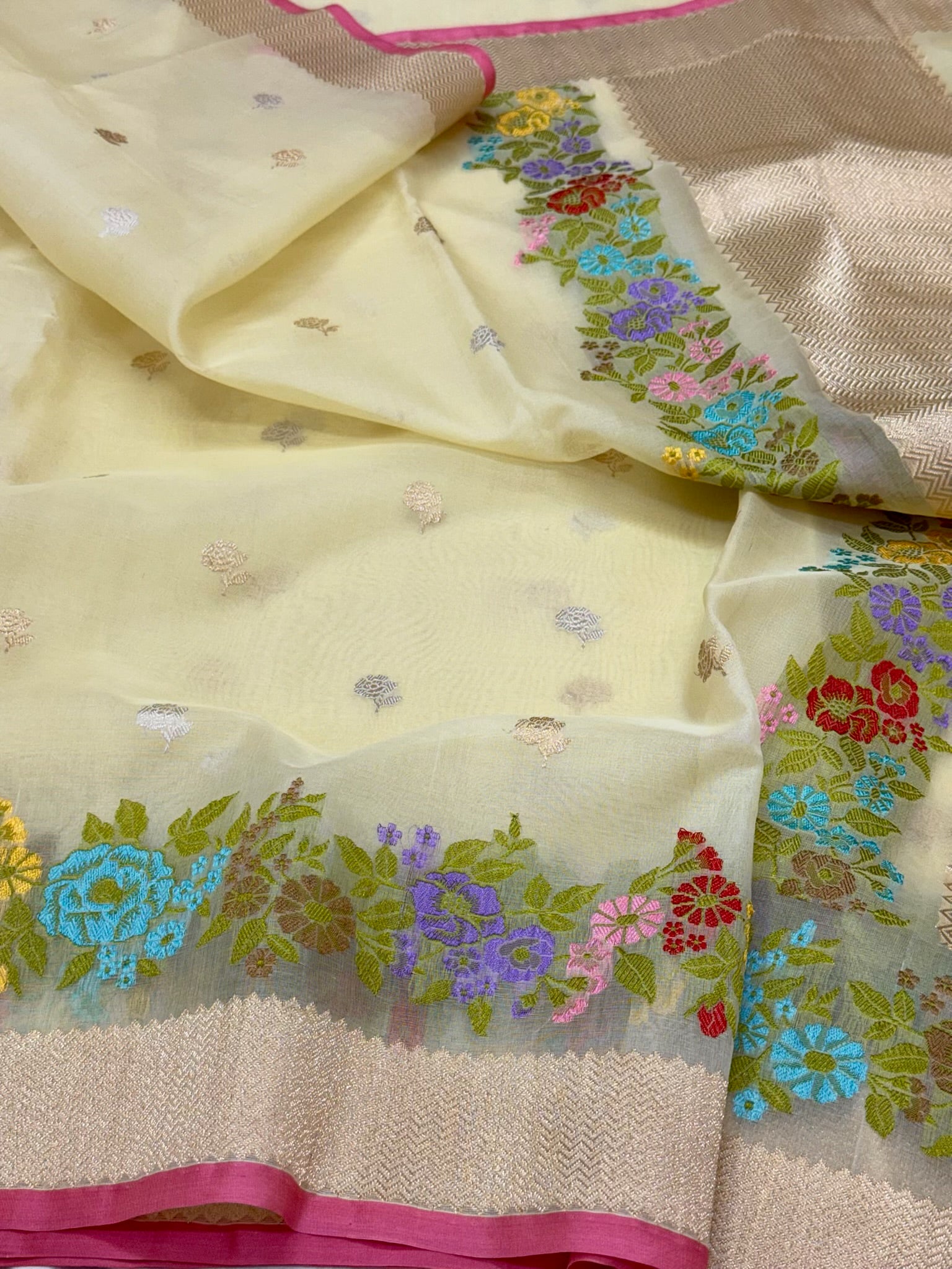 Light Lemon Yellow Pure Mulberry Kora Silk Handwoven | Kadhwa Technique | Banarasi Saree - The Luxe Drape