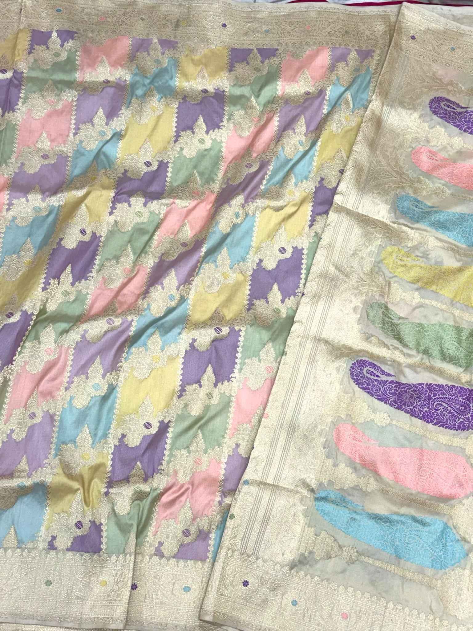 Ivory Luxury Rangkaat Banarasi Saree - Pure Mulberry Katan Silk Handwoven| Kadhwa Technique | Authentic Banarasi Saree