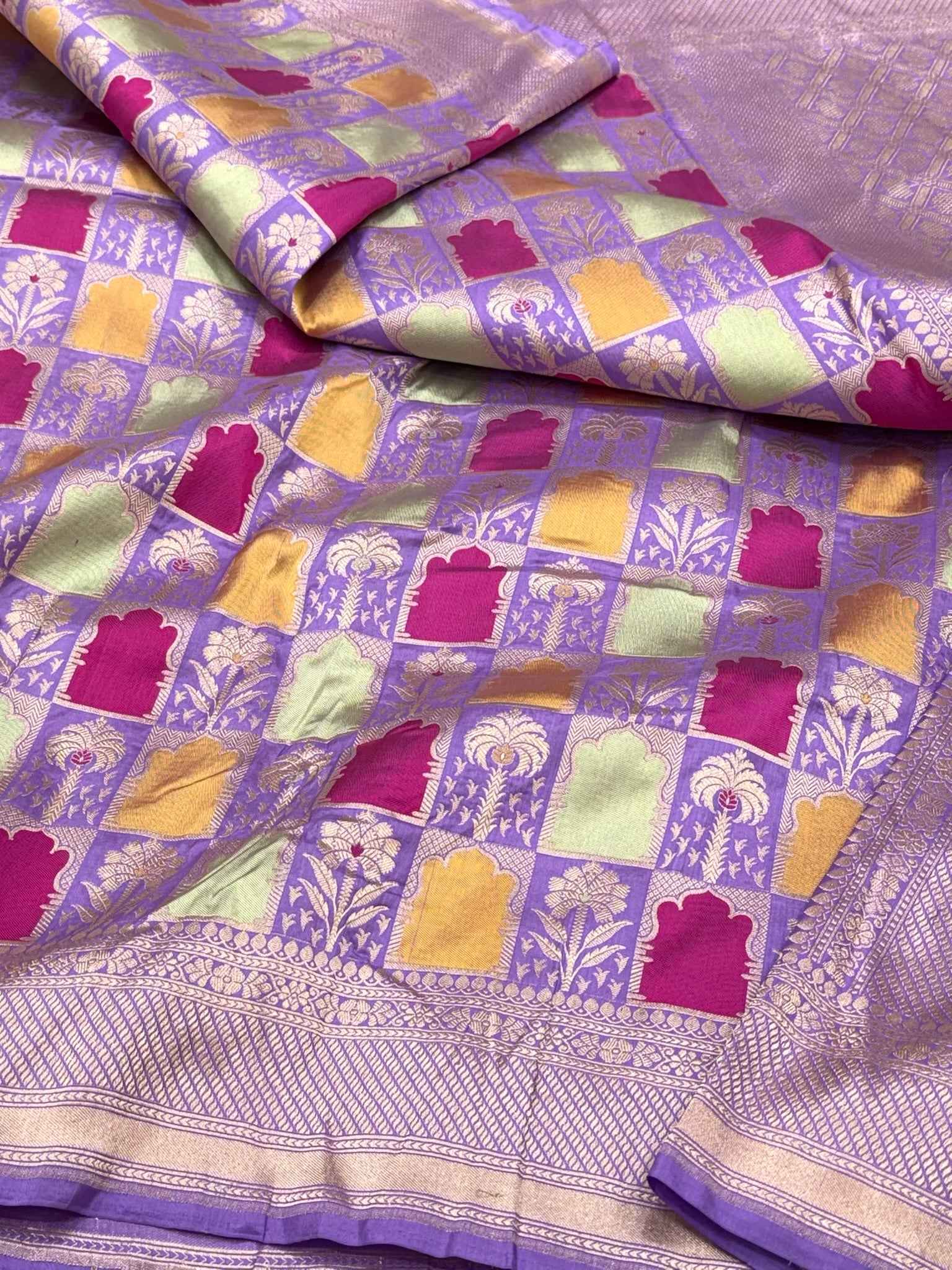 Lavender Pure Mulberry Silk & Pure Katan Silk Handloom Banarasi Saree - Rangkaat