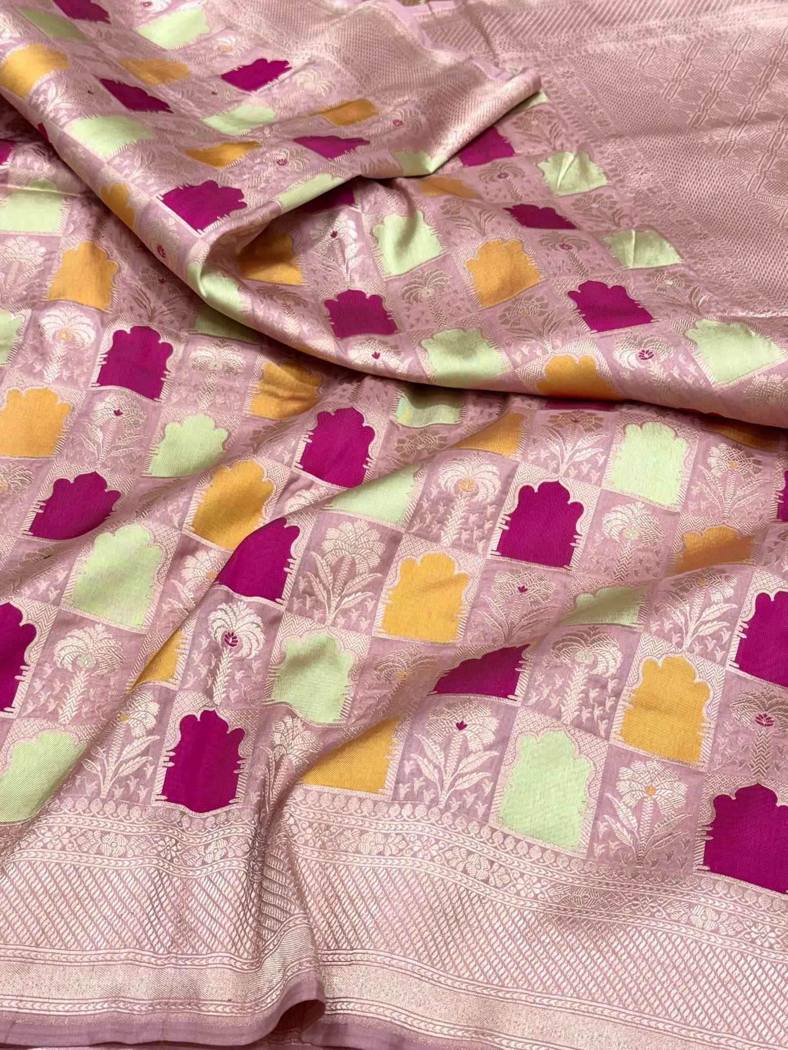 Mauve Pink Pure Mulberry Silk & Pure Katan Silk Handloom Banarasi Saree - Rangkaat
