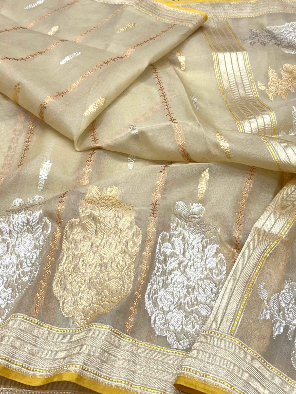Beige Pure Kora & Mulberry Silk Handwoven Banarasi Saree - Traditional Kadhwa Ektara Technique