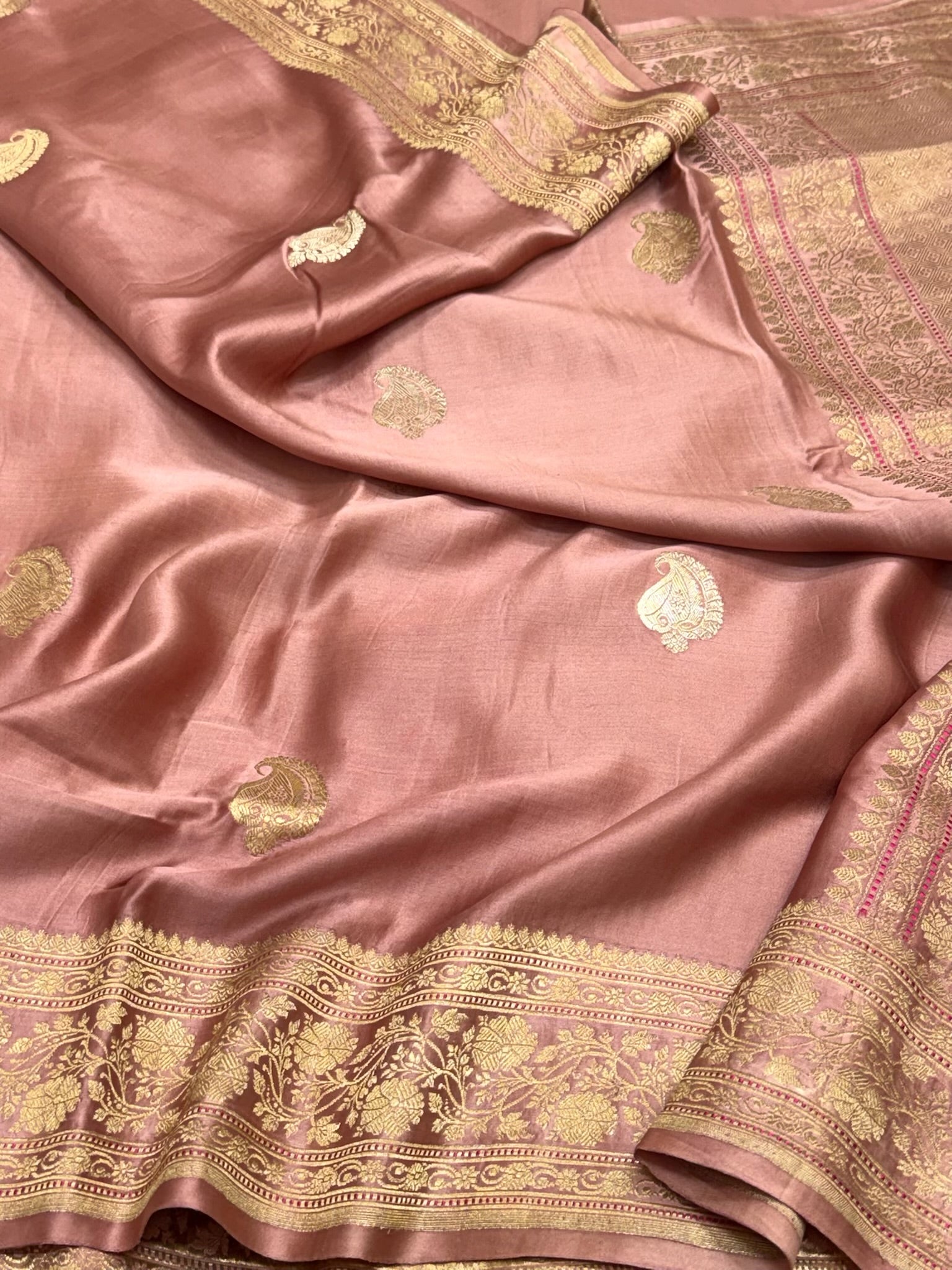 Mauve Pink Handwoven Banarasi Saree | Pure Mashru Satin Silk Kadhwa Banarasi Saree