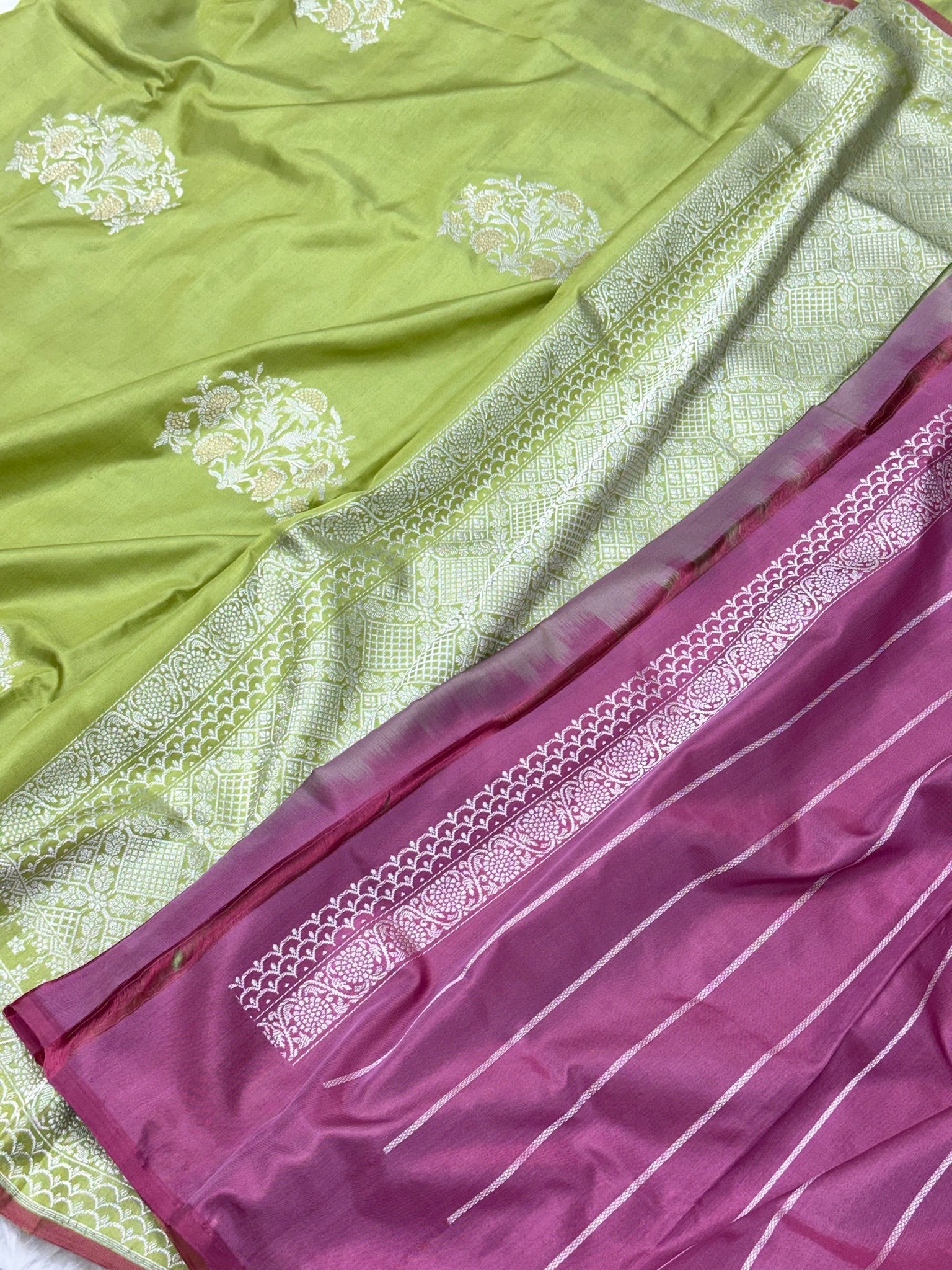 Pista Green Pure Katan Silk Handwoven Banarasi Saree |Ektara Weave|
