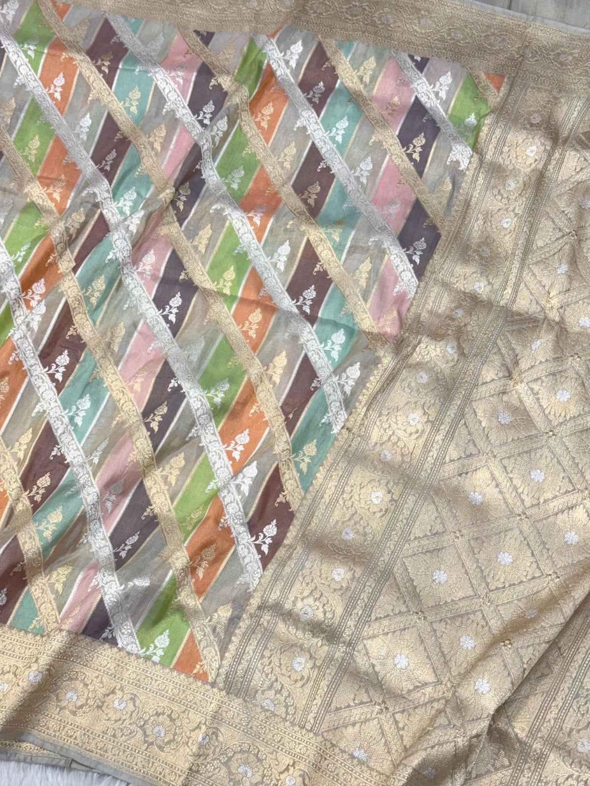 Black Pure Katan Silk Handwoven Banarasi Saree