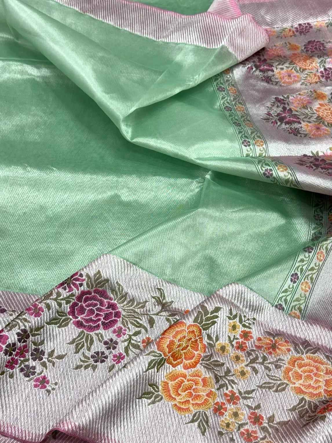 Pista Green Handwoven Banarasi Saree | Kadhwa Technique | Pure Banarasi Organza Tissue Saree - Pure Mulberry Kora Silk