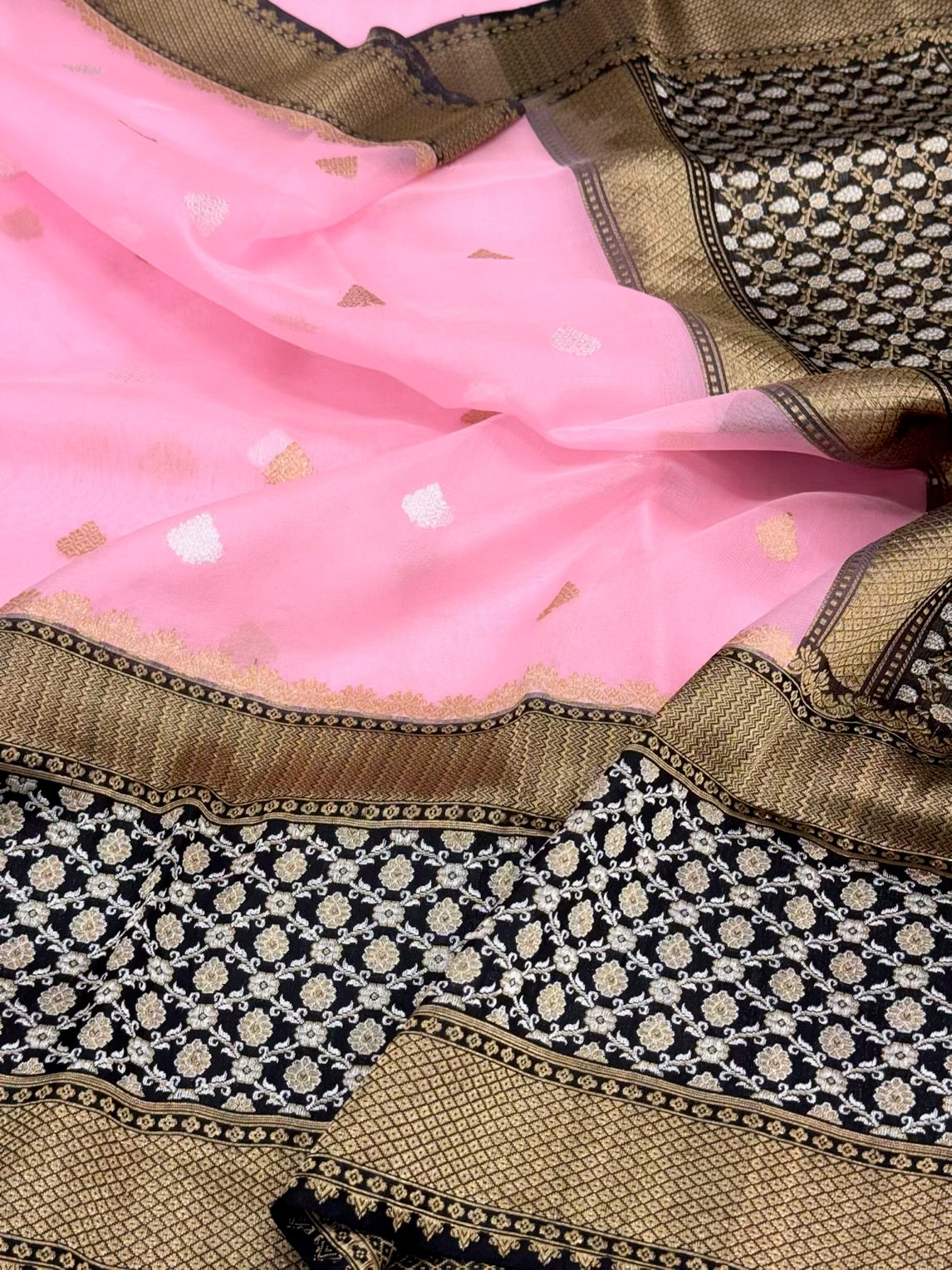 Soft Pink Handwoven Banarasi Saree | Pure Banarasi Organza Saree | Kadhwa - Pure Kora Mulberry Silk Saree