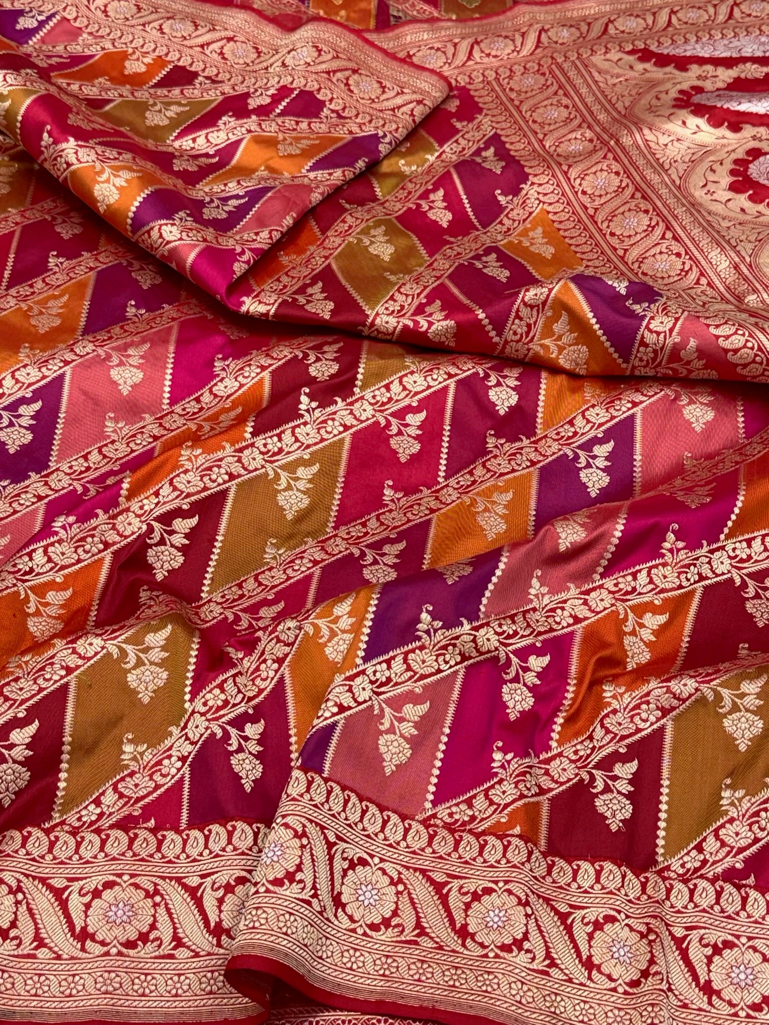 Red Pure Katan Mulberry Silk | Kadhwa Technique | Premium Banarasi Handwoven Contemporary Rangkaat Saree