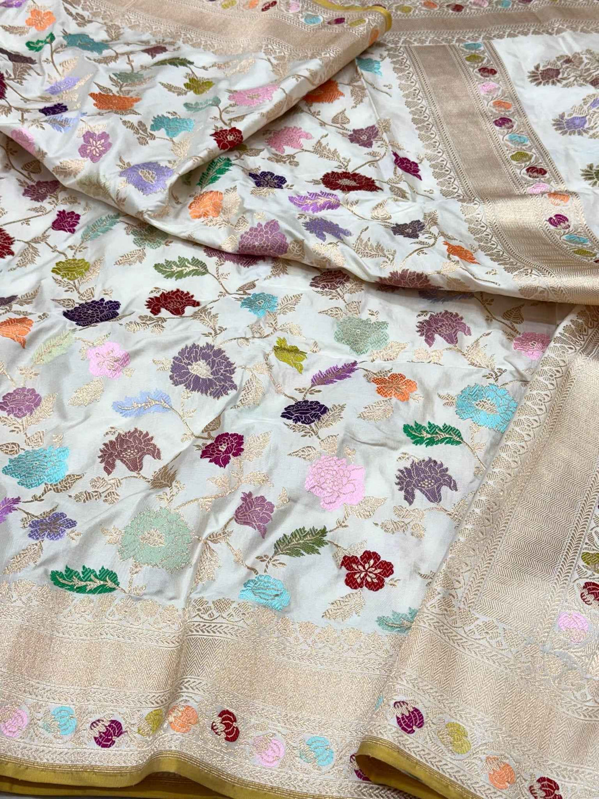 White Pure Mulberry Double Katan Silk Handwoven Banarasi Saree | Kadhwa Weave | The Couture Heritage