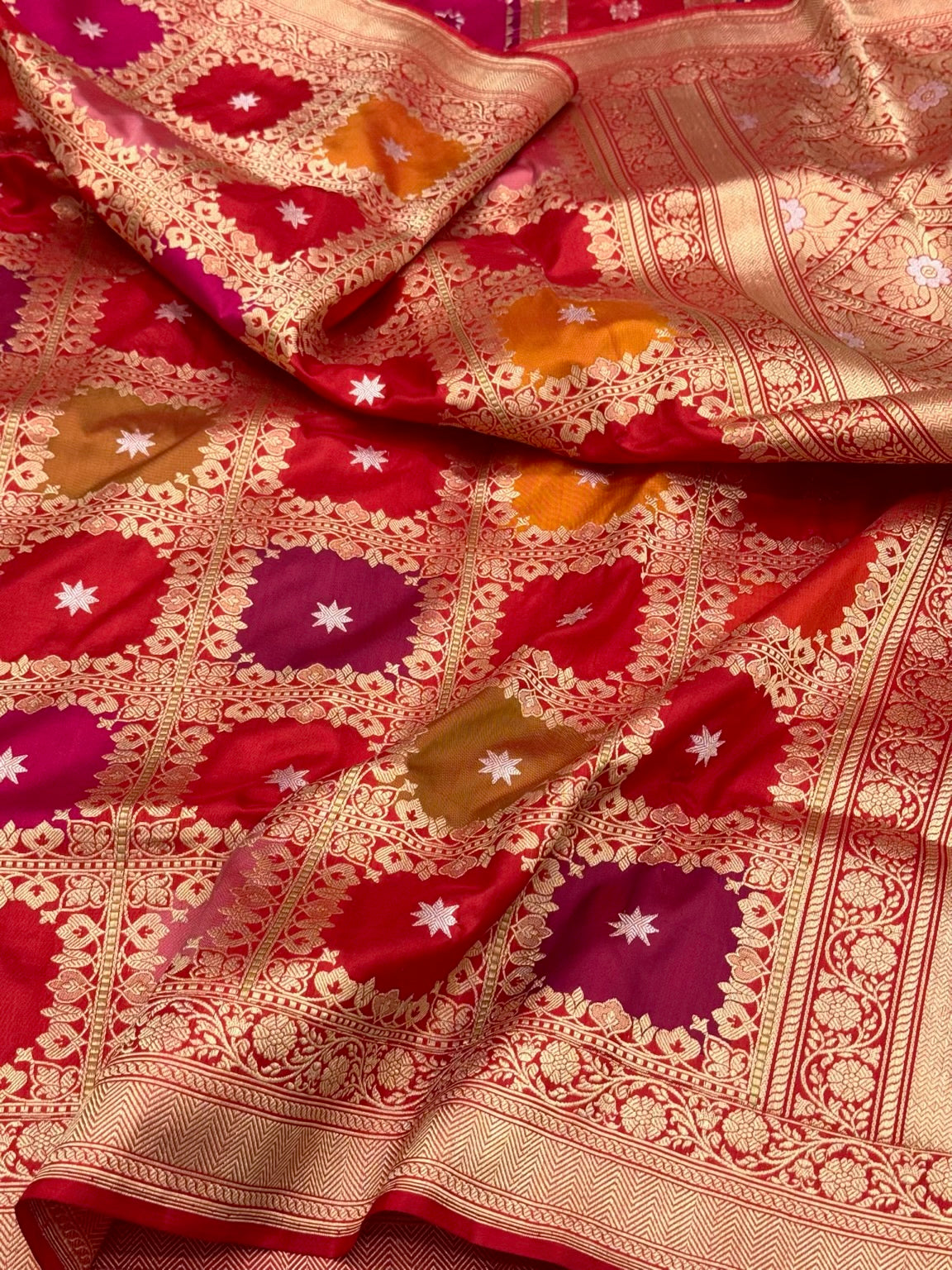 Red Pure Katan Silk Rangkaat weave - Pure Mulberry Silk | Kadhwa Technique | Handwoven Contemporary Rangkaat Banarasi Saree
