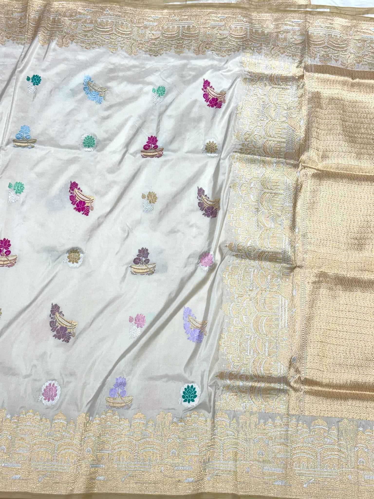 Off White Pure Katan Silk & Mulberry Silk Handwoven | Kadhwa Technique | Traditional Banarasi Saree