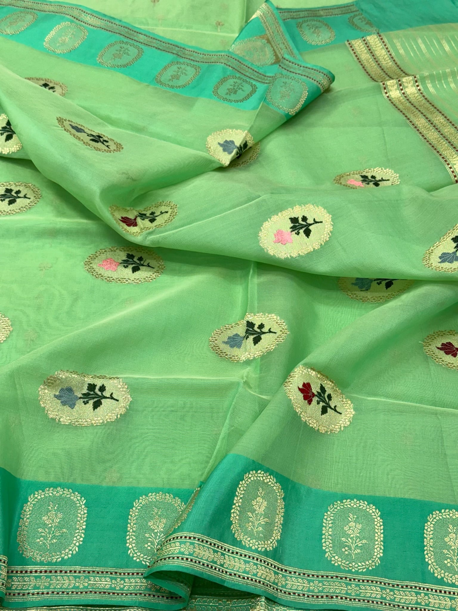Green Pure Kora Mulberry Silk | Kadhwa Technique | Handwoven Contemporary Banarasi Saree - Modern Drape