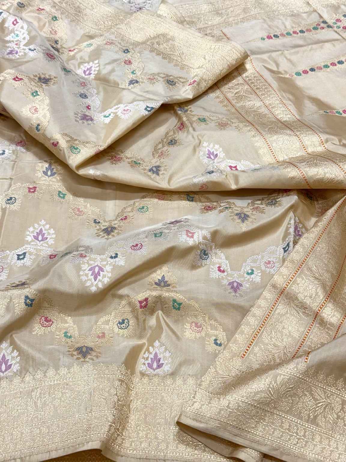 Cream/Ivory Handwoven Pure Mulberry Katan Silk | Kadhwa Technique | Authentic Premium Banarasi Saree