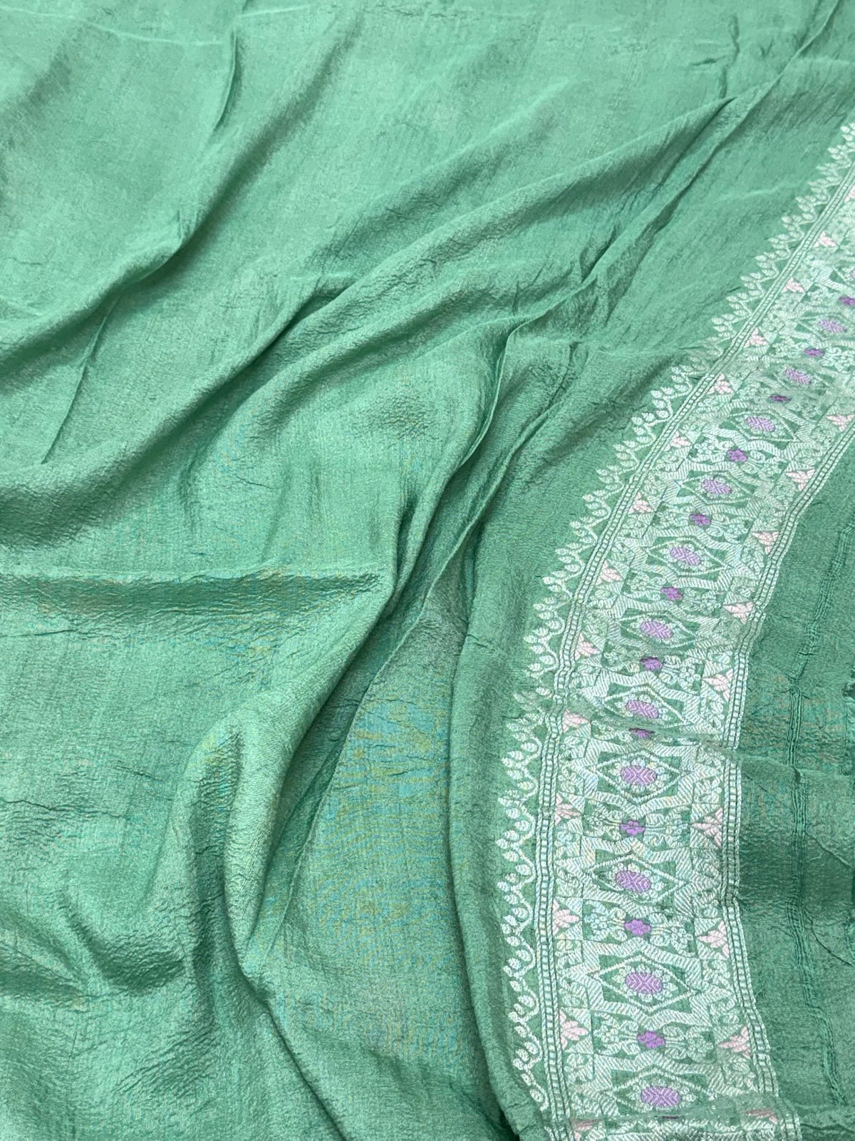 Green Pure Tussar Georgette Silk | Kadhwa Weave | Handwoven Banarasi Saree