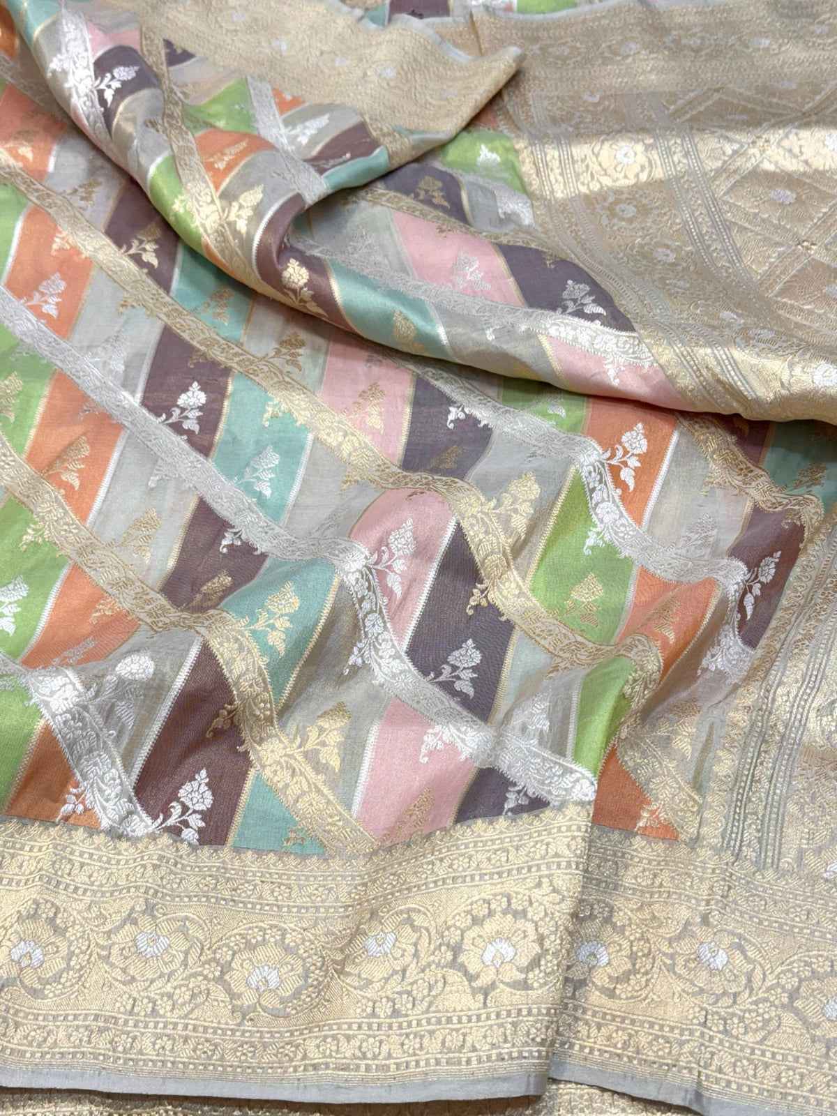 Red Pure Katan Mulberry Silk | Kadhwa Technique | Premium Banarasi Handwoven Contemporary Rangkaat Saree