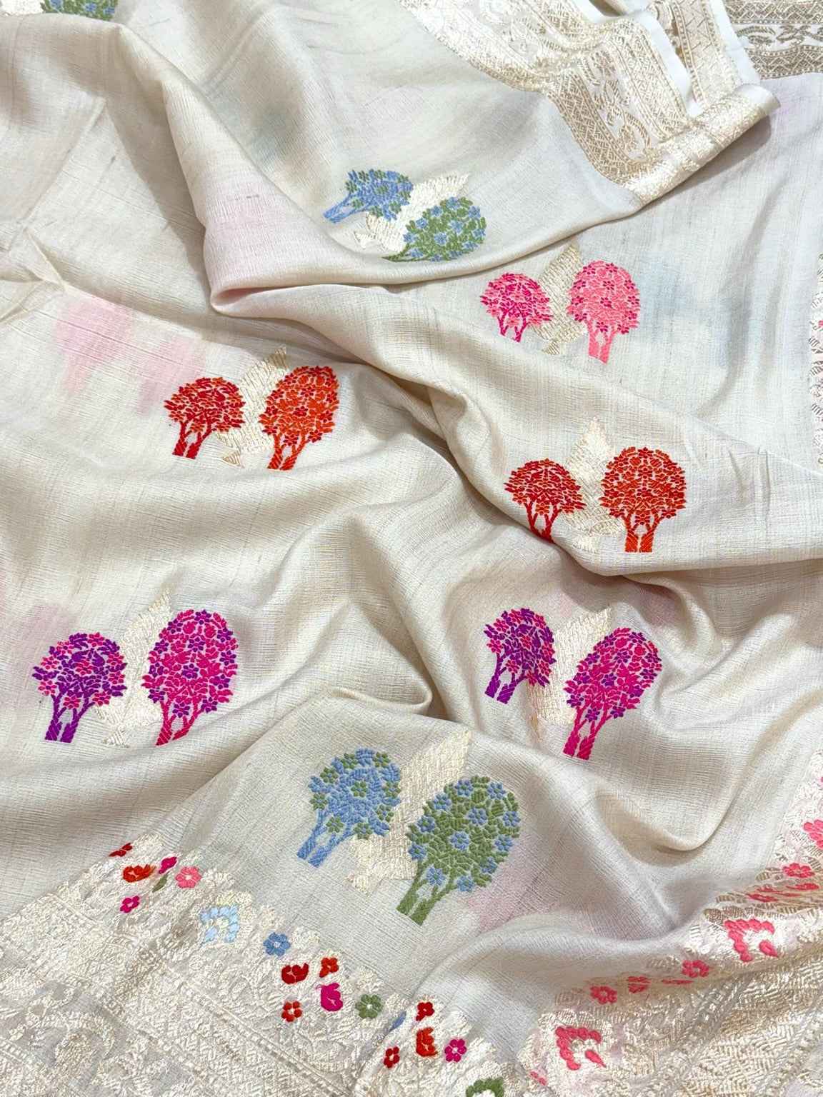 Ivory Pure Tussar Georgette Silk Kadhwa Technique Handwoven Banarasi Saree