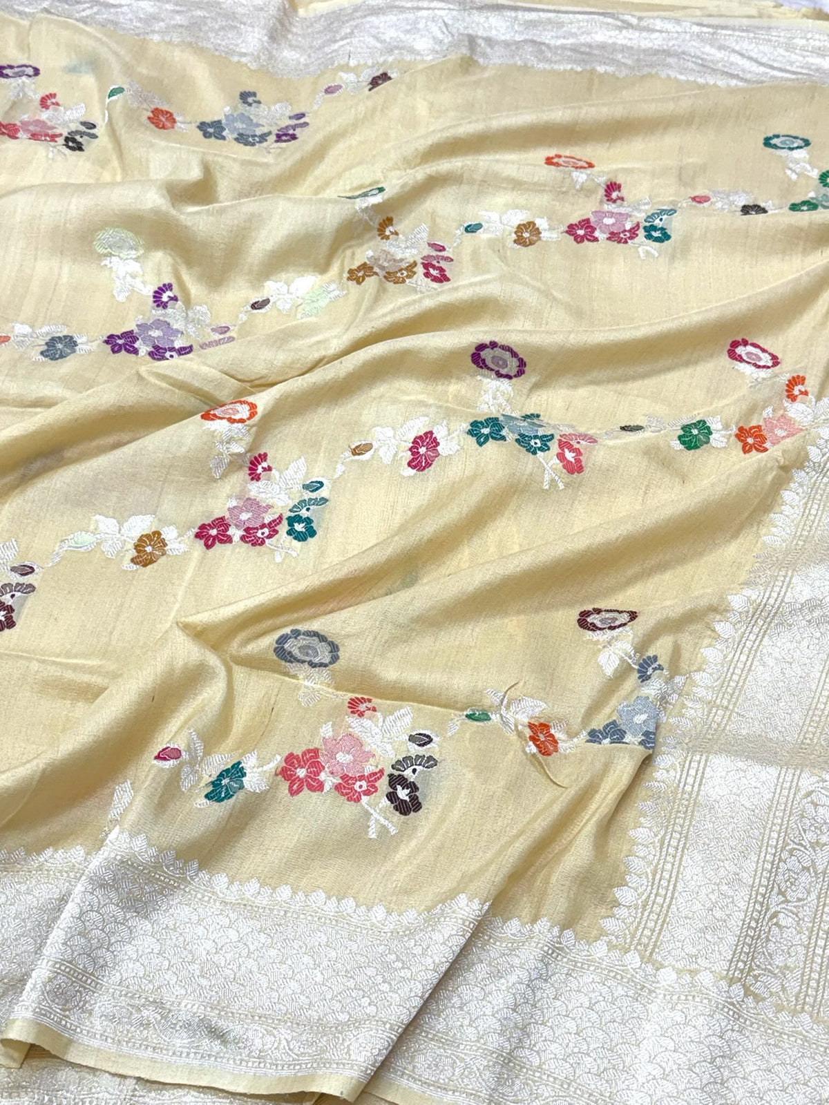 Beige Banarasi Pure Tussar Georgette Silk | Kadhwa Technique | Handwoven Modern Saree - Soft Ligthweight Saree