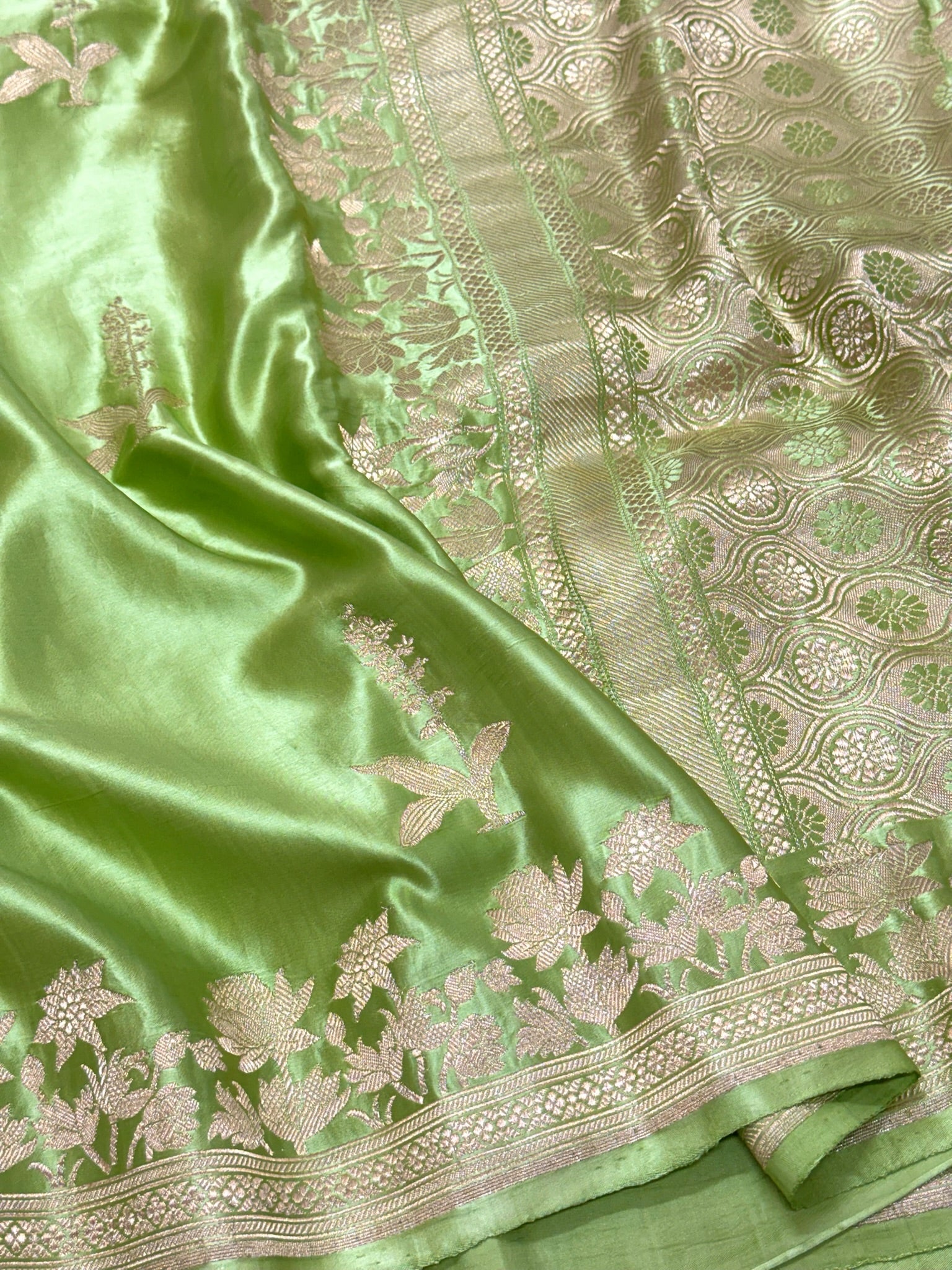Pista Green Pure Mashru Satin Silk Handwoven Banarasi Saree