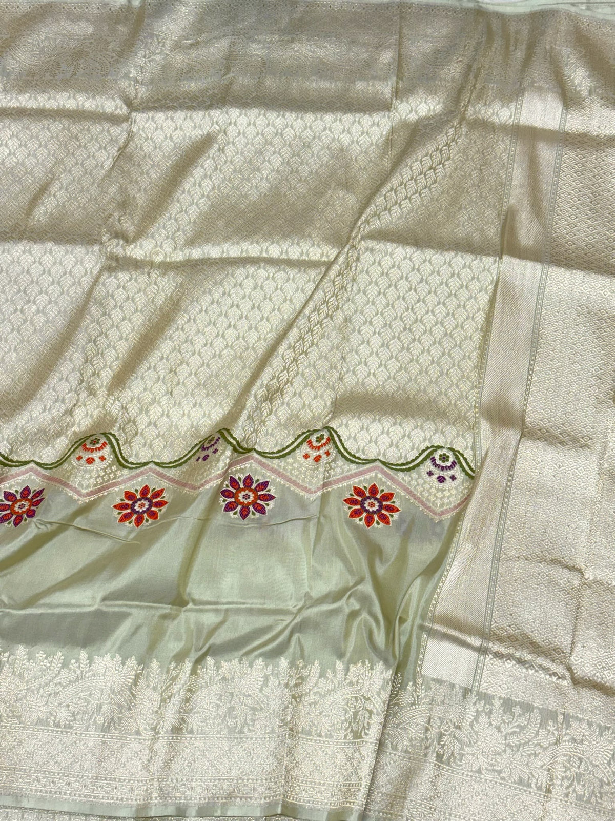 Light Pista Green Exclusive Banarasi Contemporary Saree | Pure Katan Mulberry Silk - Kadhwa Technique Handwoven Banarasi Saree