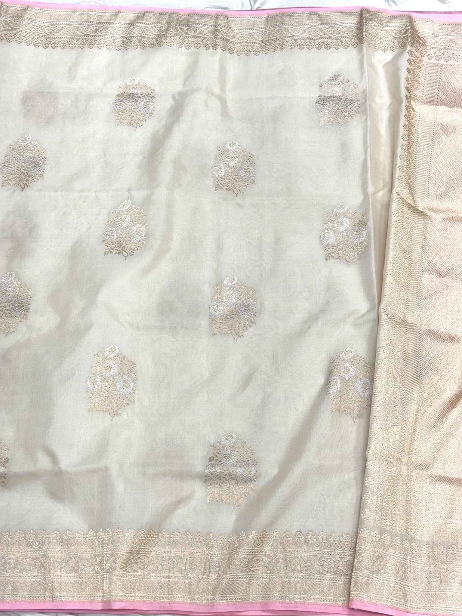 Off White Pure Kora Silk & Pure Mulberry Silk Handwoven Banarasi Saree