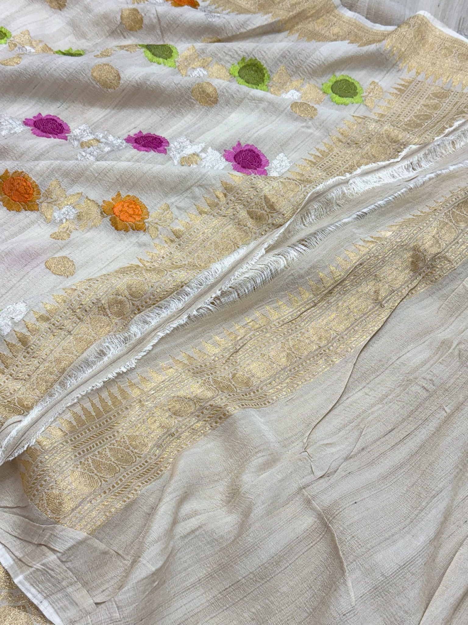 Ivory Pure Tussar Georgette Handwoven Banarasi Silk Saree