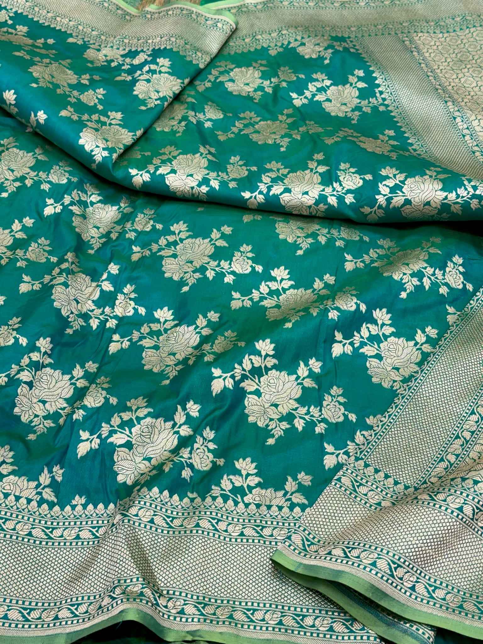 Green Dual Tone Pure Mulberry Silk & Pure Katan Silk Handloom Banarasi Saree