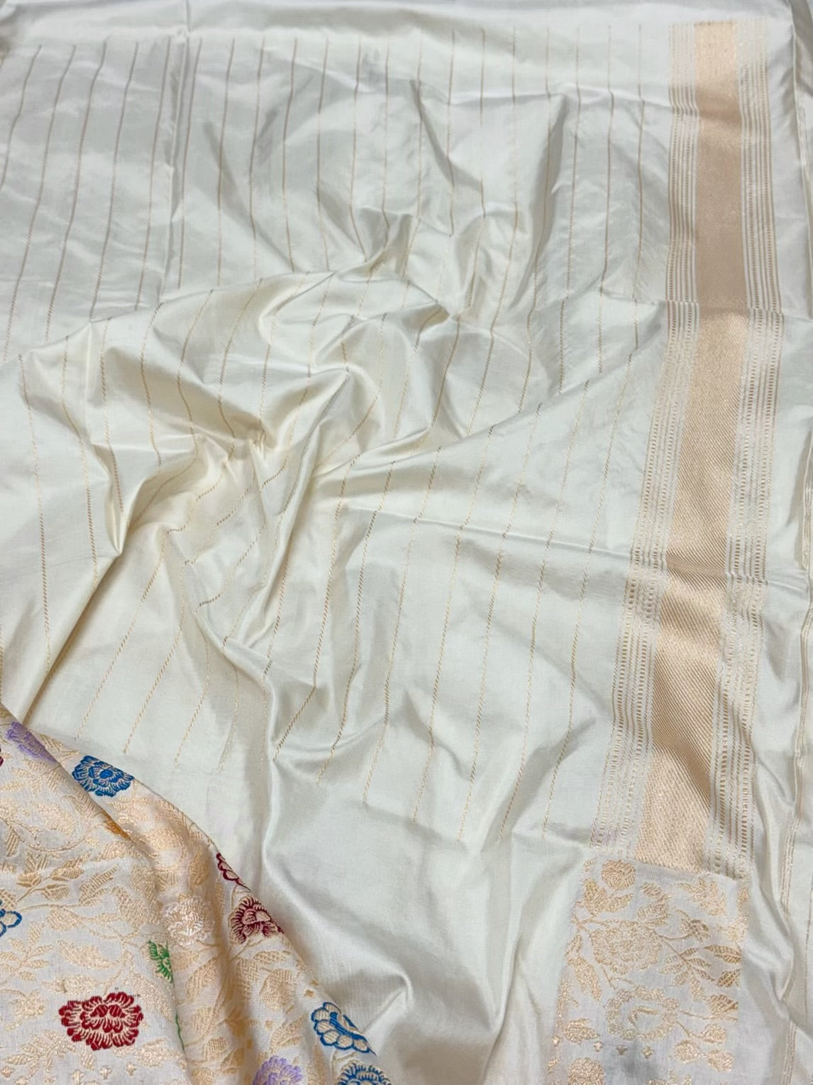 Off White Pure Mulberry Silk Saree - Modern Style | Kadhwa Technique | Pure Katan Silk Banarasi Handwoven Saree