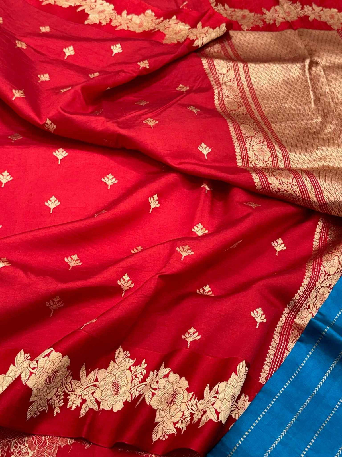 Red Pure Hanwoven Banarasi Saree | Kadhwa Weave | Pure Raw Mango Silk Banarasi Saree