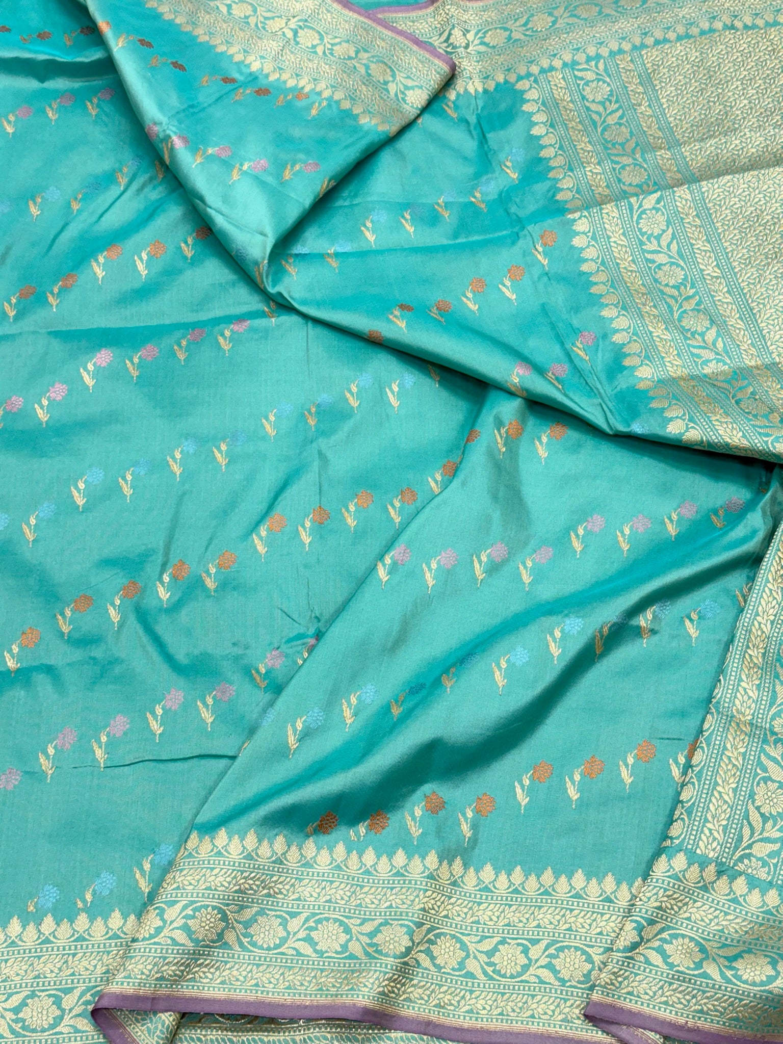 Sky Blue Pure Katan Silk Handwoven Banarasi Saree |Kadhuwa Weave|